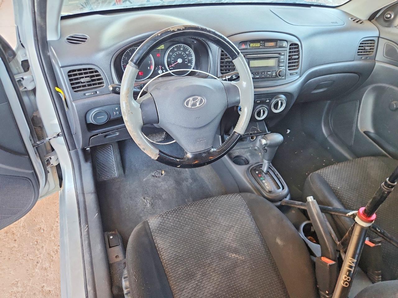 2007 Hyundai Accent Gs Silver vin: KMHCM36CX7U032151