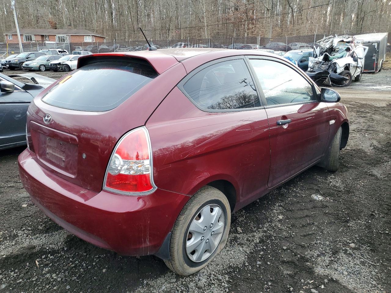 2007 Hyundai Accent Gs Красный vin: KMHCM36CX7U039729