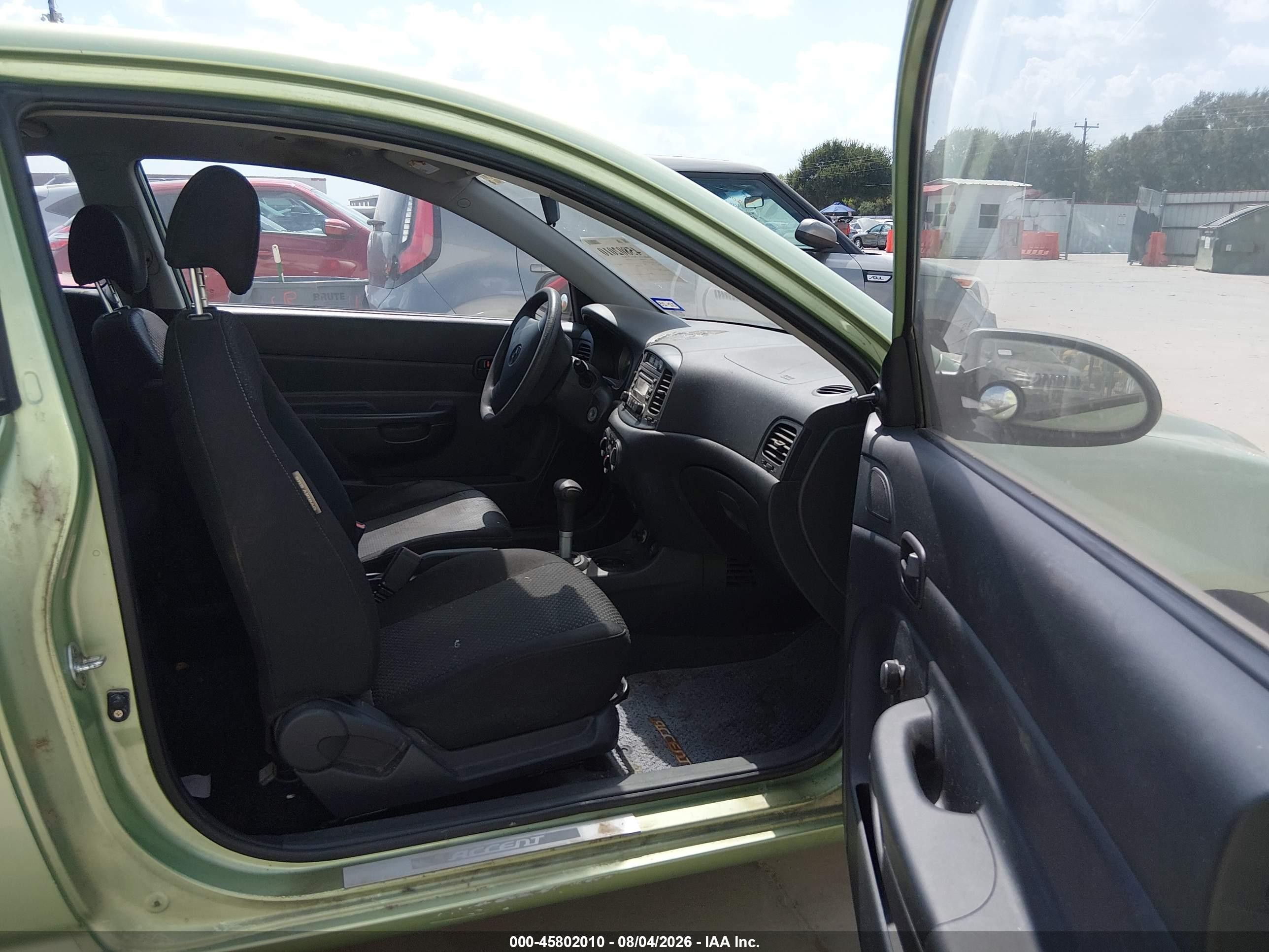 2008 Hyundai Accent Gs Green vin: KMHCM36CX8U073297