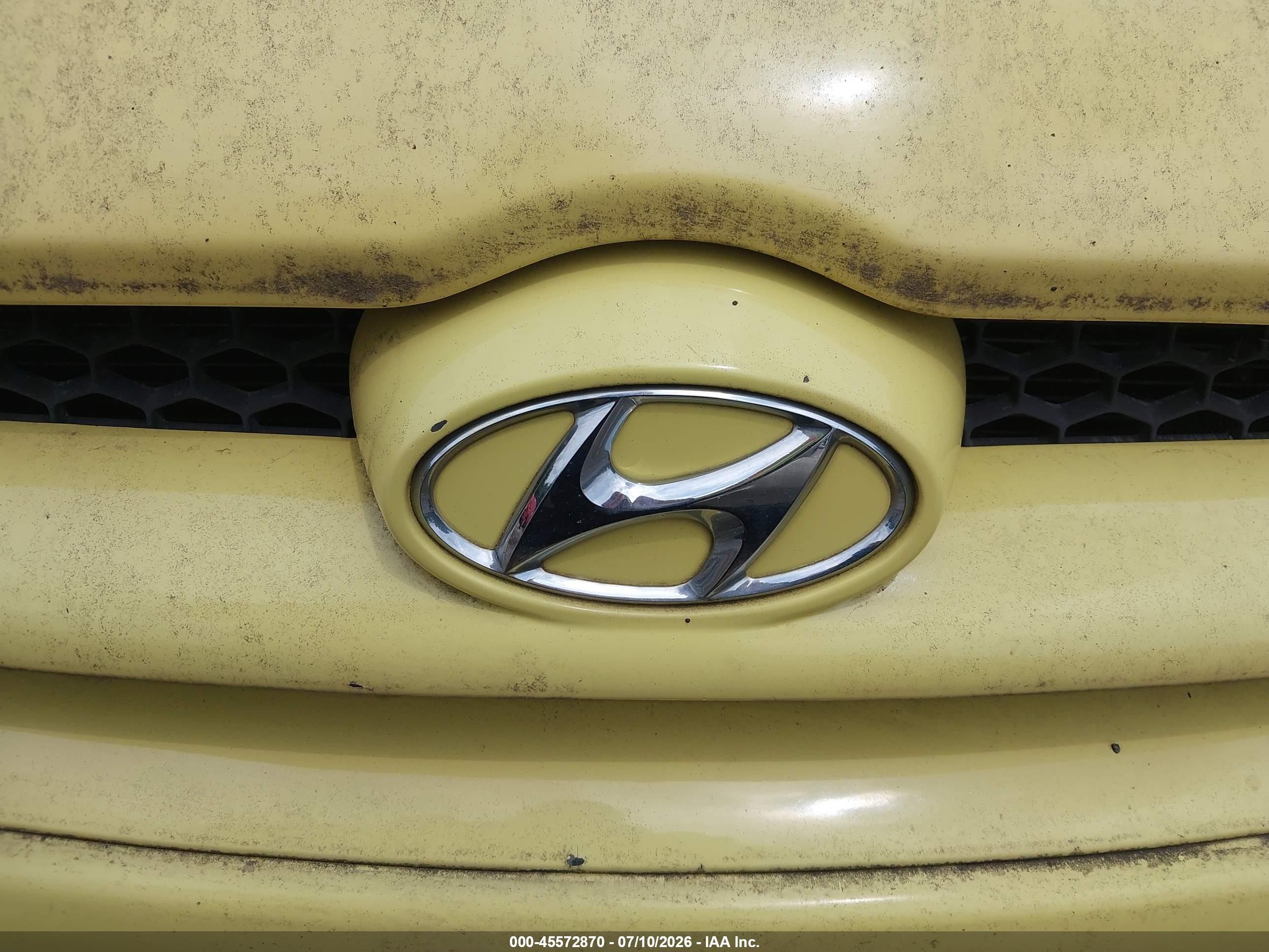 2008 Hyundai Accent Gs Yellow vin: KMHCM36CX8U078452