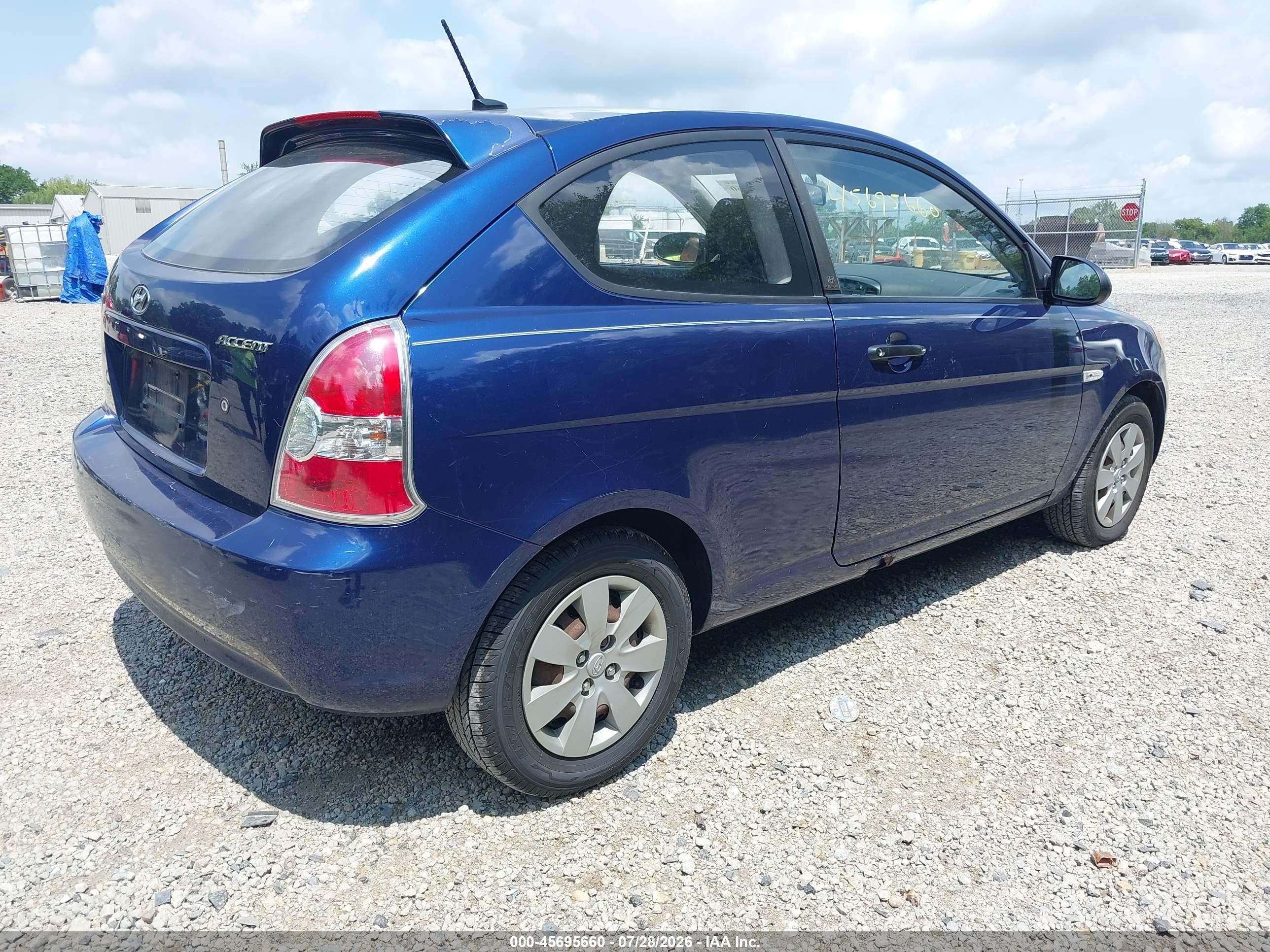 2008 Hyundai Accent Gs Blue vin: KMHCM36CX8U082890