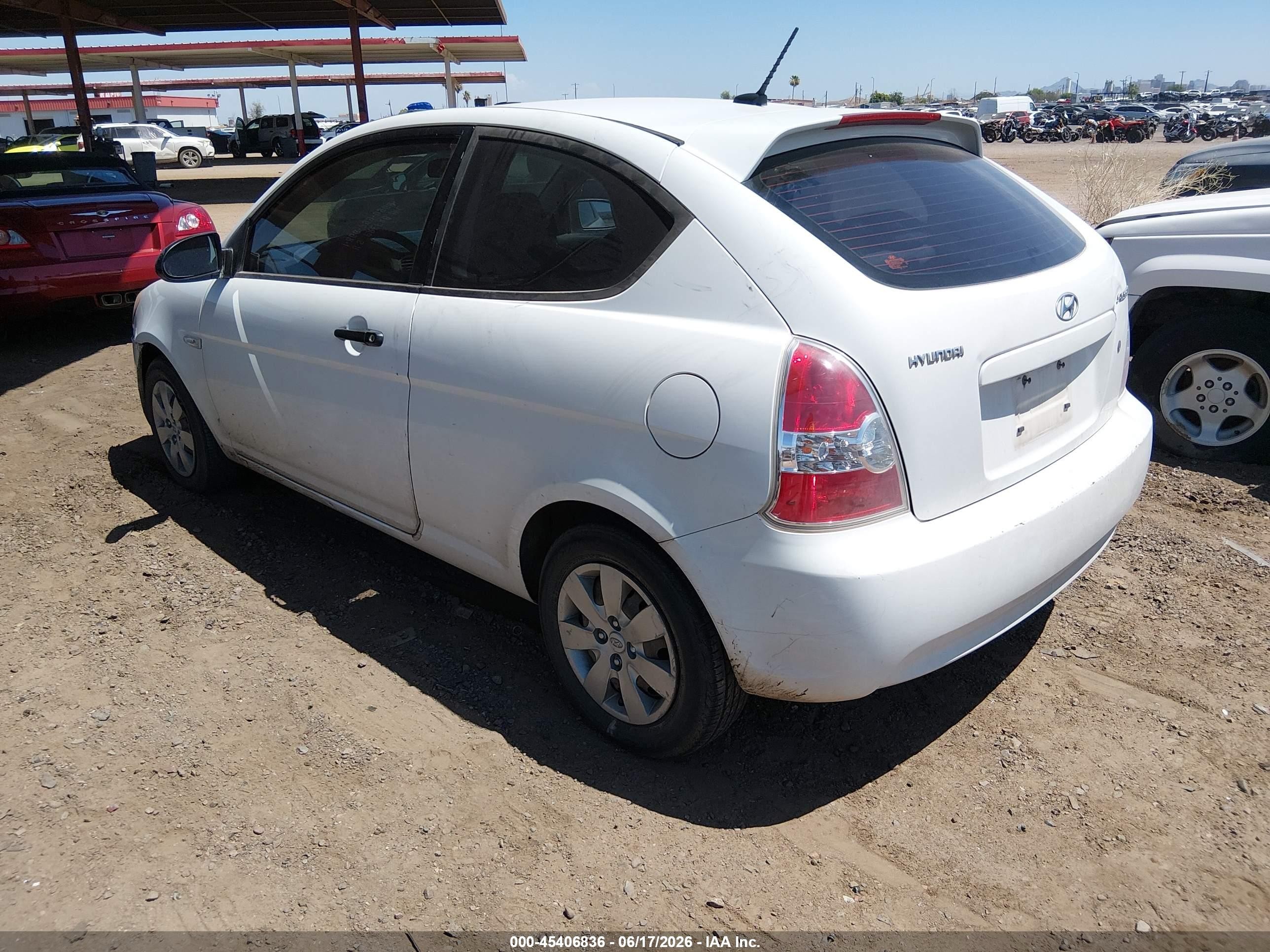 2008 Hyundai Accent Gs White vin: KMHCM36CX8U100689