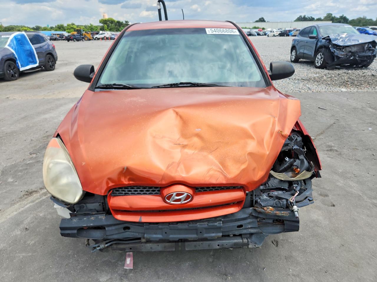 2008 Hyundai Accent Gs Orange vin: KMHCM36CX8U104516