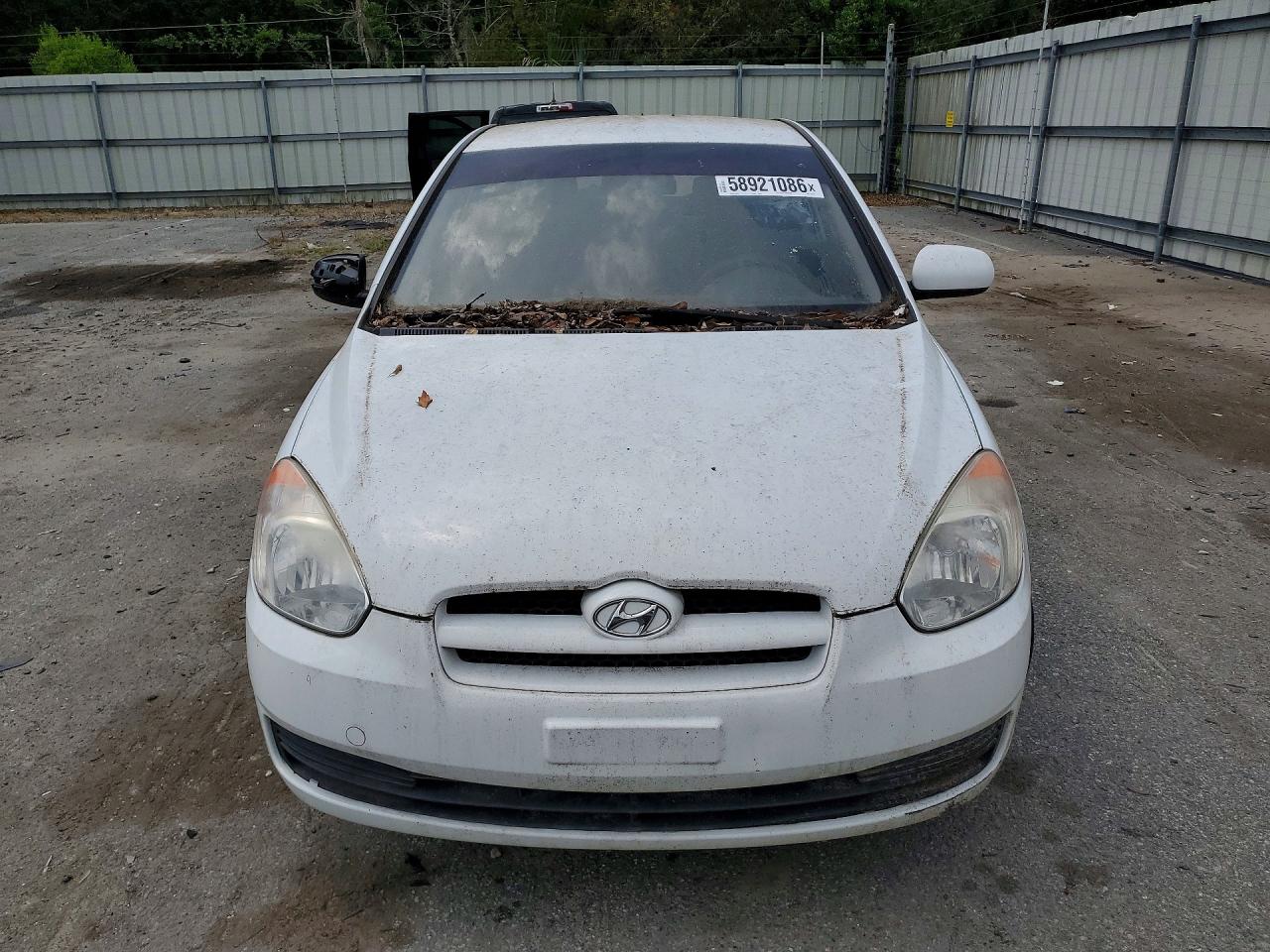 2011 Hyundai Accent Gl White vin: KMHCM3AC1BU186571