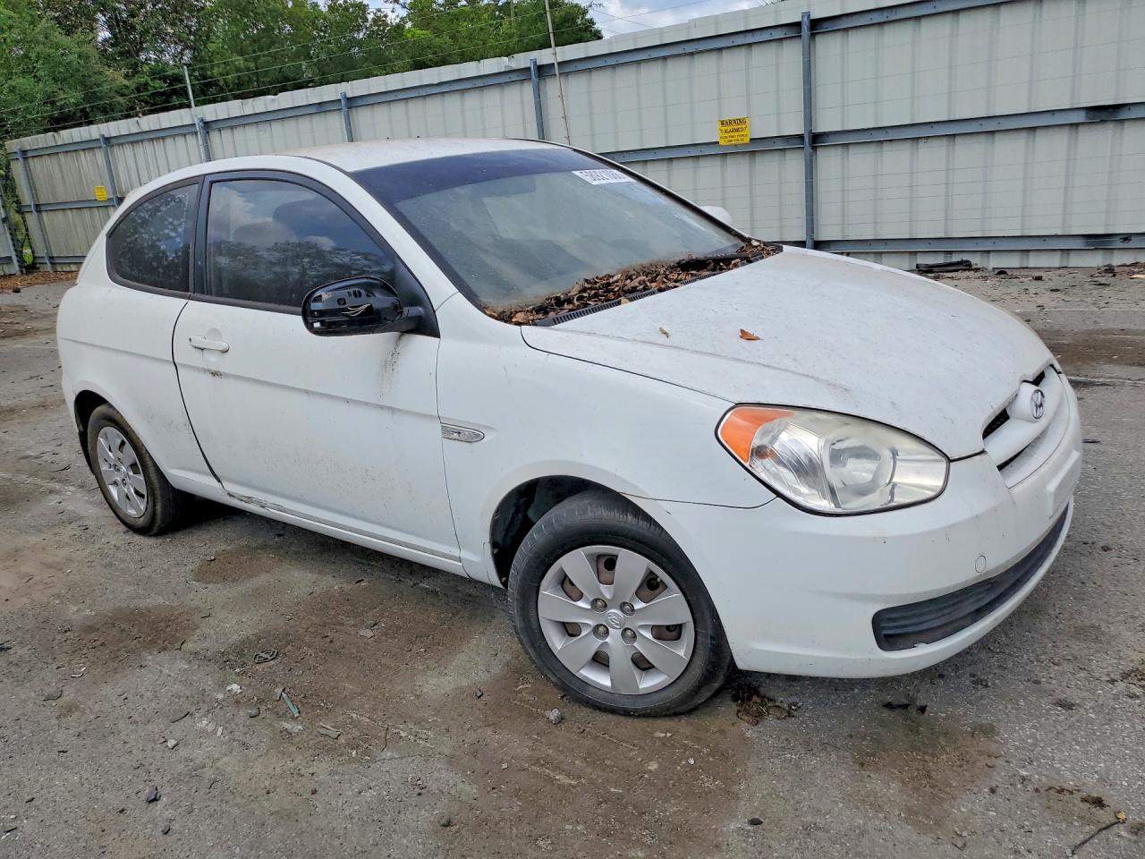 2011 Hyundai Accent Gl White vin: KMHCM3AC1BU186571