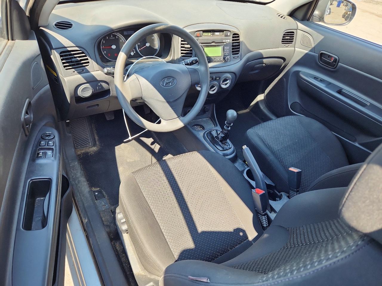 2010 Hyundai Accent Gs Silver vin: KMHCM3AC2AU165503