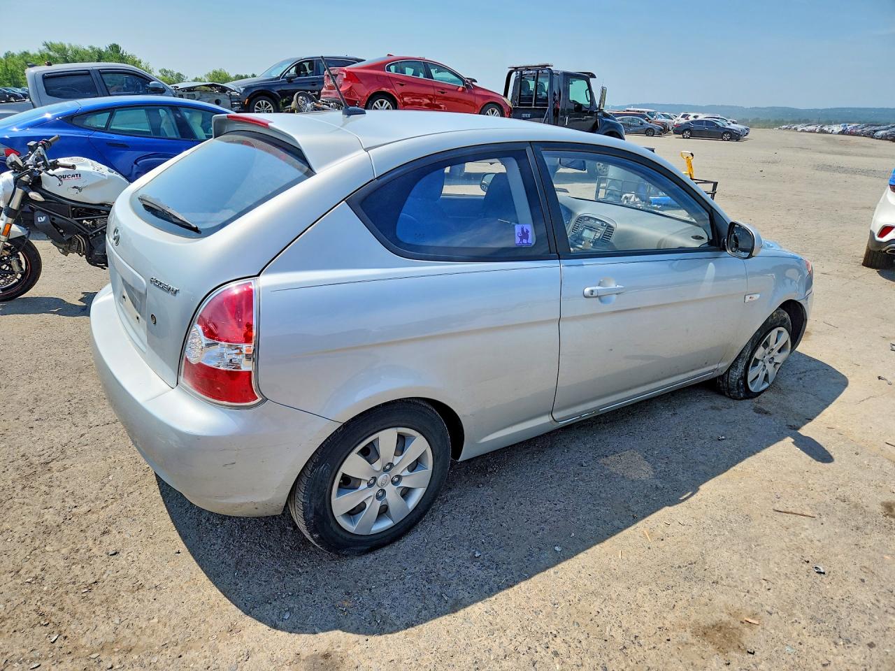 2010 Hyundai Accent Gs Silver vin: KMHCM3AC2AU165503