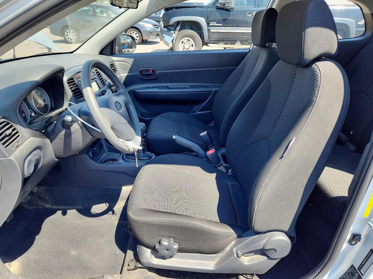 2010 Hyundai Accent Gs Silver vin: KMHCM3AC2AU165503