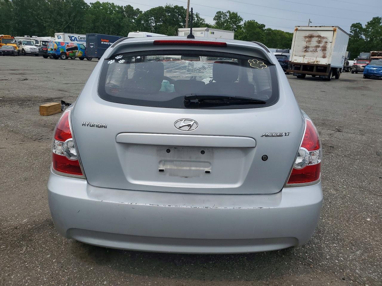 2011 Hyundai Accent Gl Gray vin: KMHCM3AC2BU187227