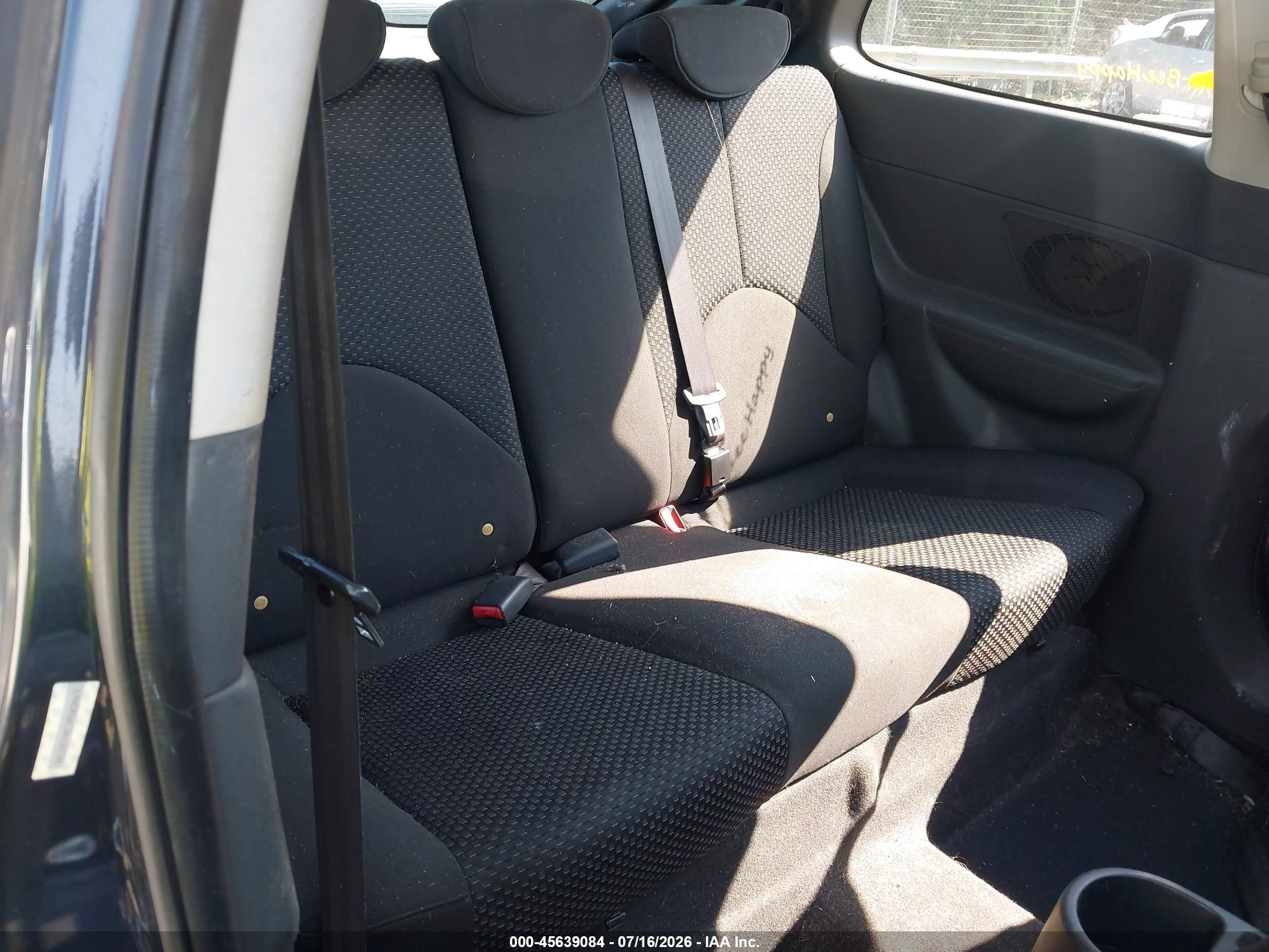 2010 Hyundai Accent Gs Gray vin: KMHCM3AC3AU169186