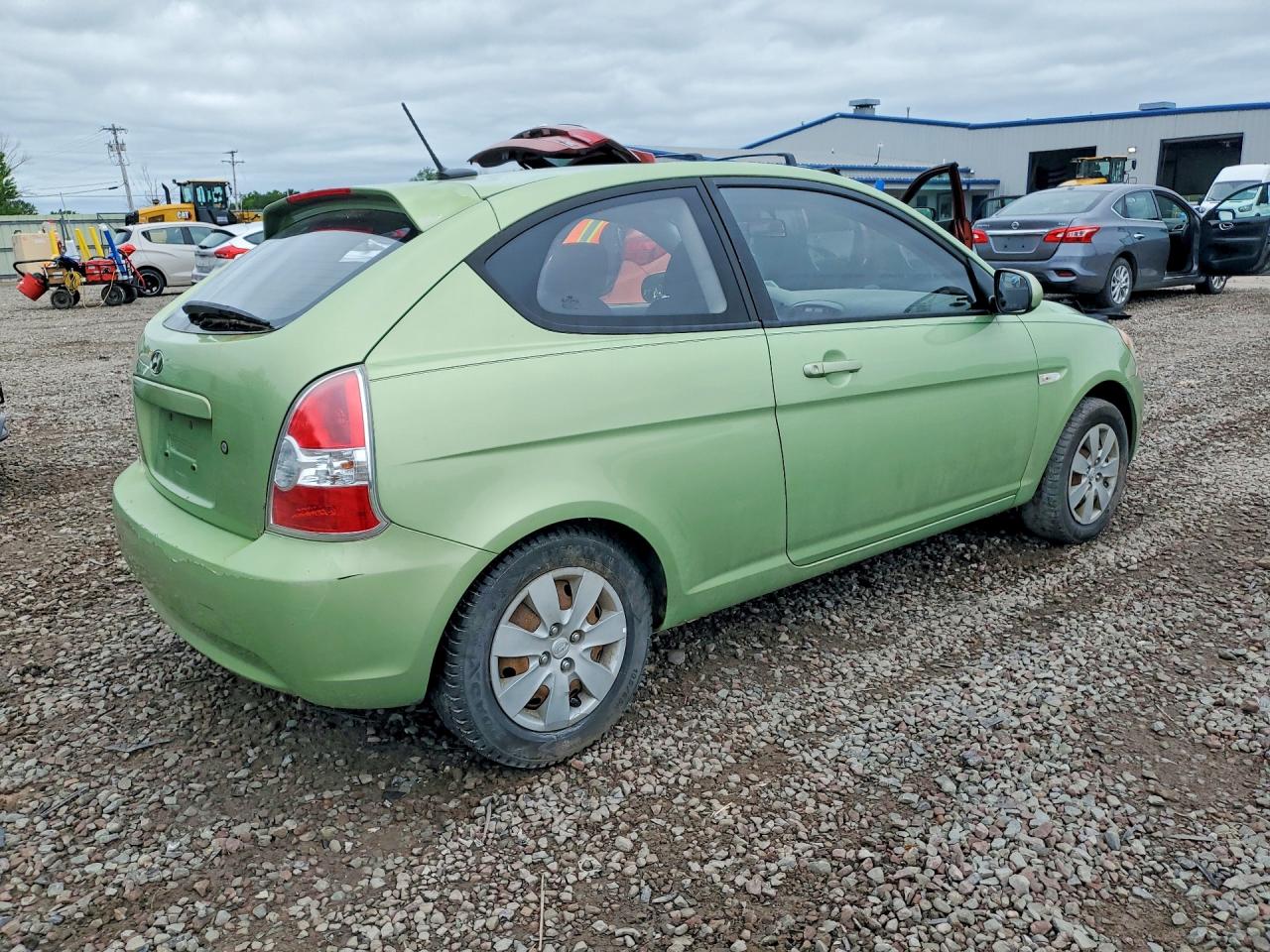 2011 Hyundai Accent Green vin: KMHCM3AC4BU192560