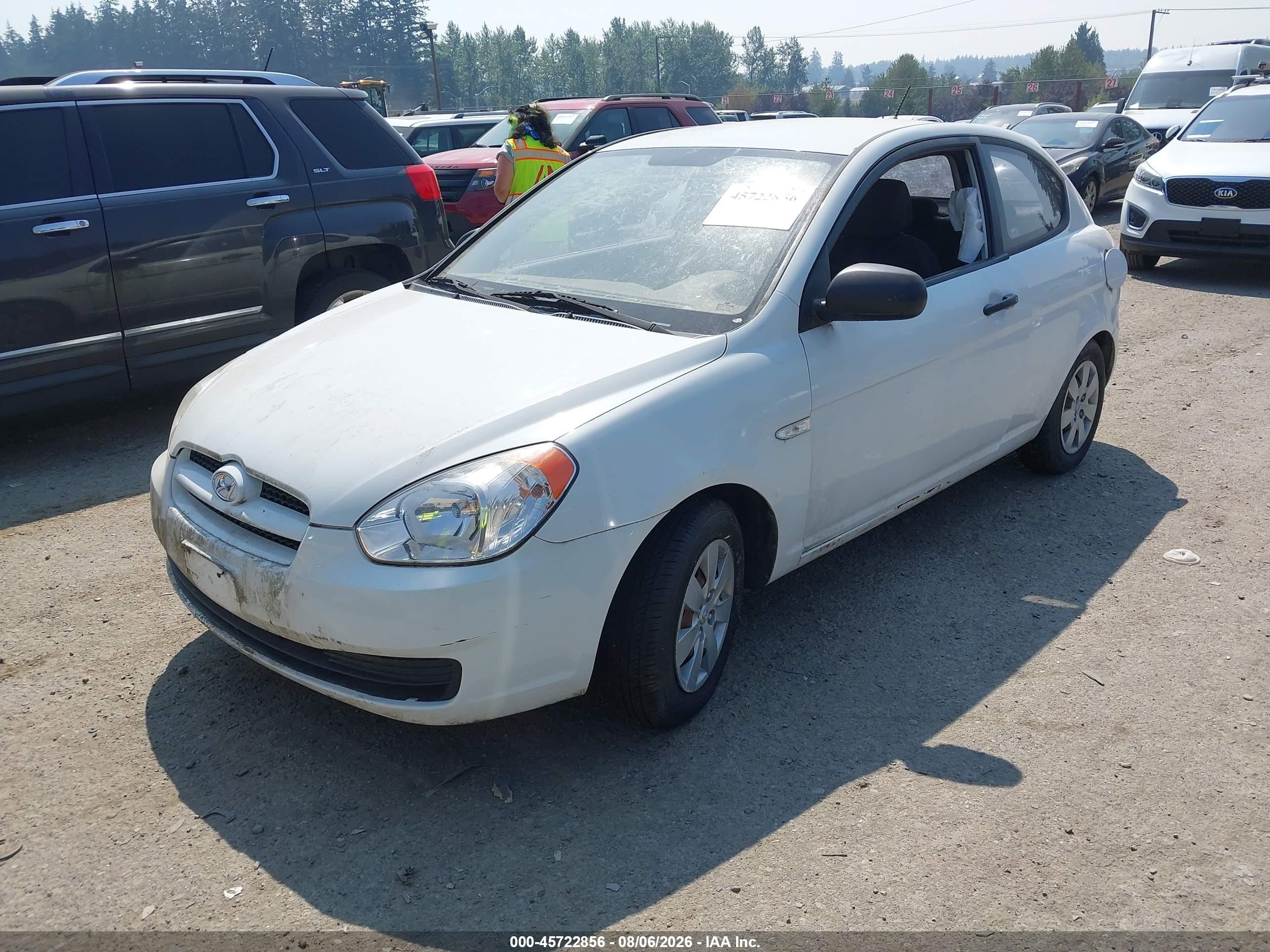 2011 Hyundai Accent Gl Белый vin: KMHCM3AC6BU194648