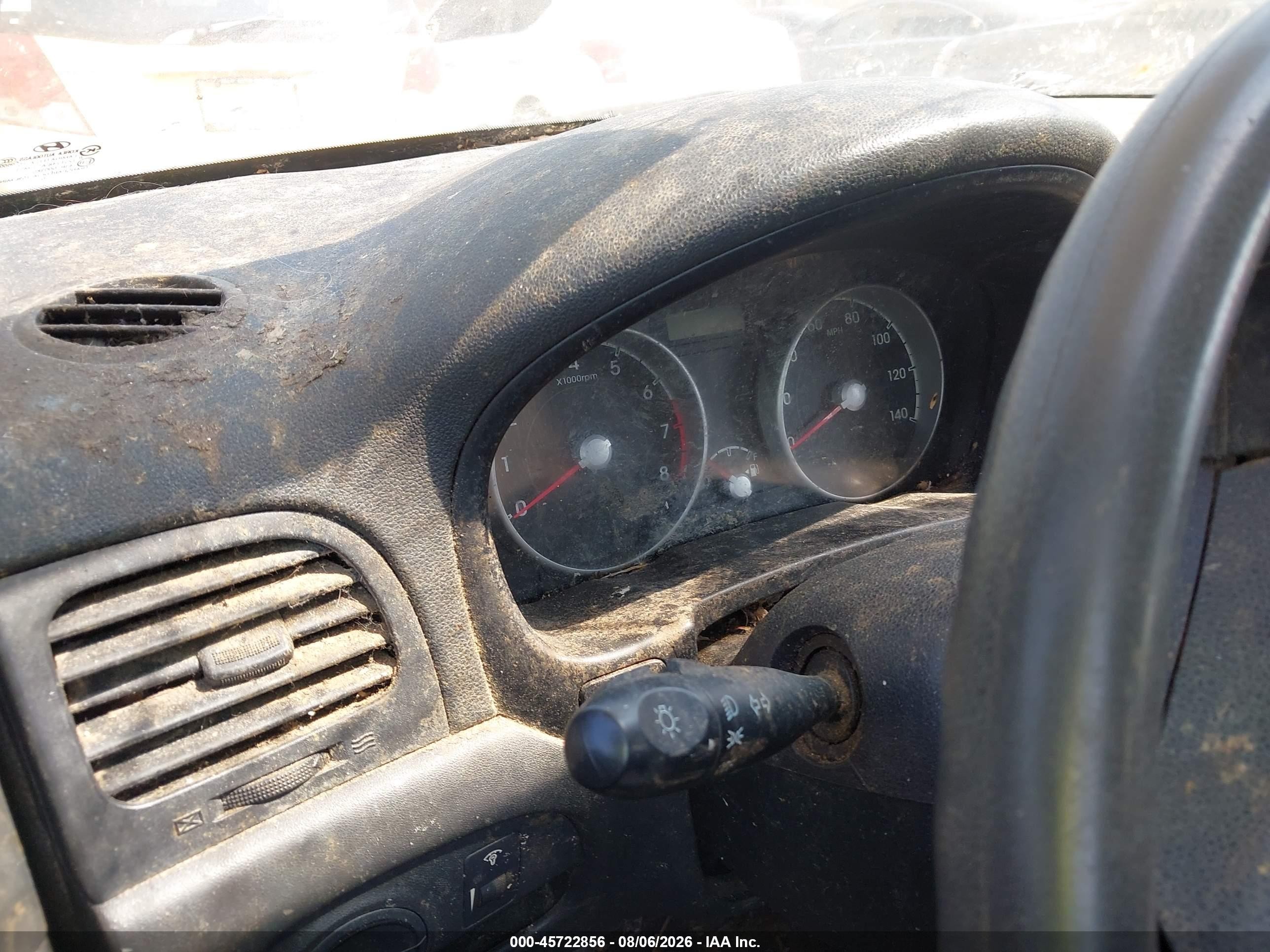 2011 Hyundai Accent Gl Белый vin: KMHCM3AC6BU194648