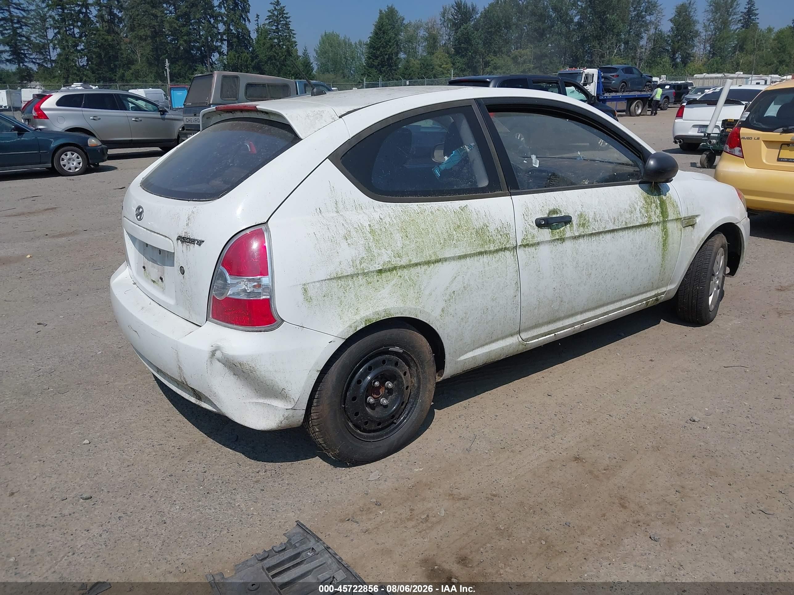 2011 Hyundai Accent Gl Белый vin: KMHCM3AC6BU194648