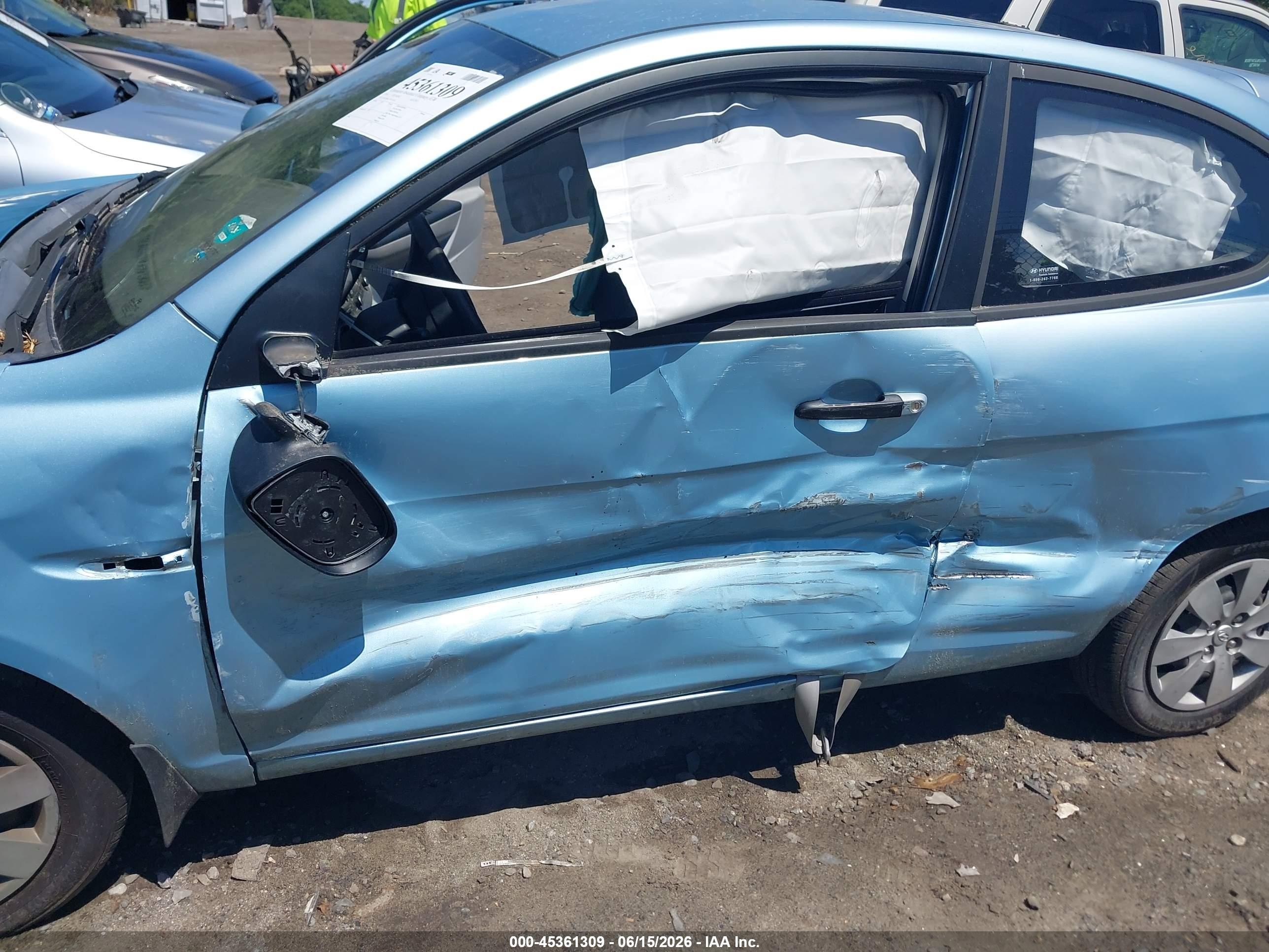 2010 Hyundai Accent Gs Blue vin: KMHCM3AC7AU161351