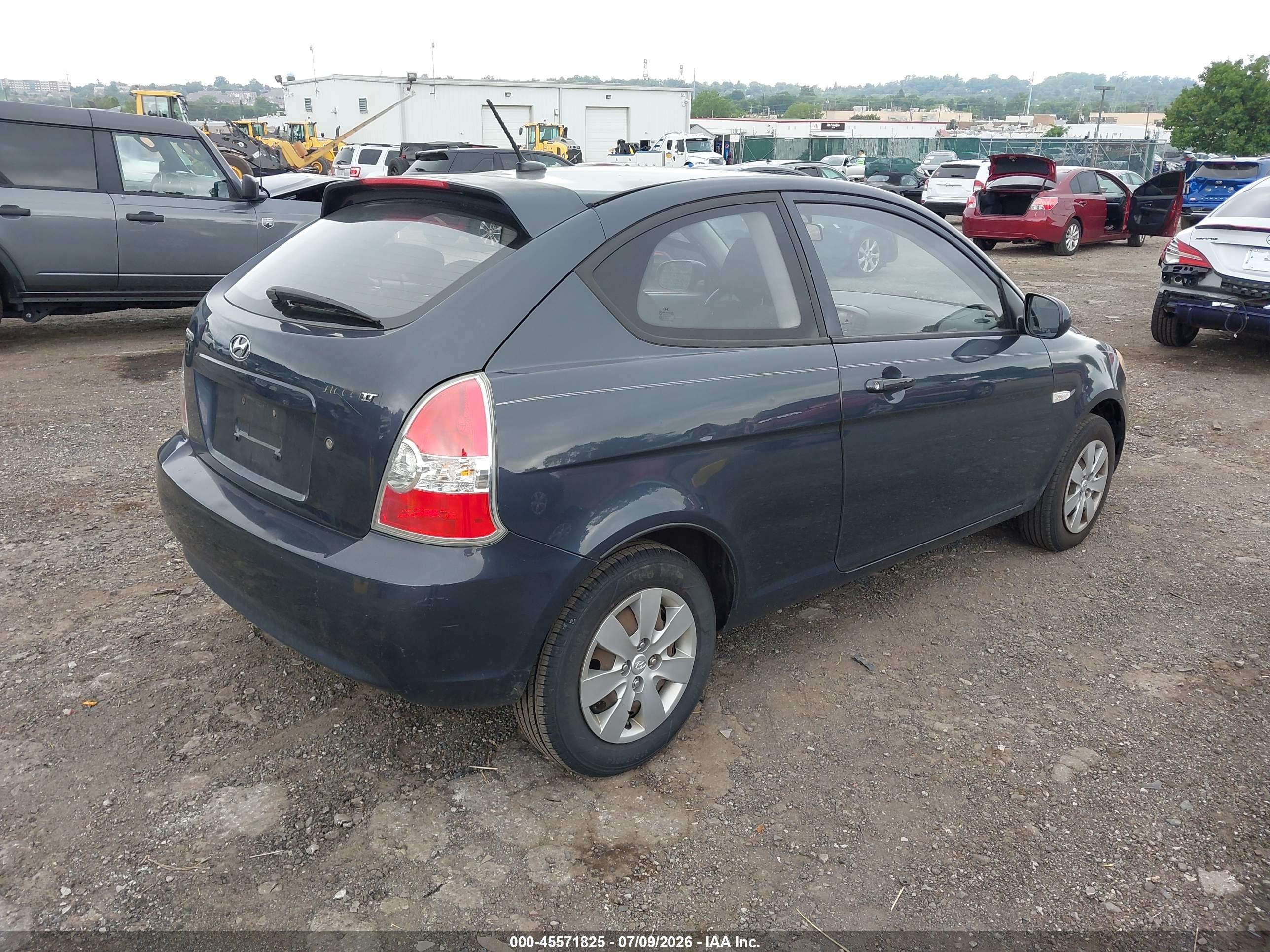 2011 Hyundai Accent Gs Gray vin: KMHCM3AC7BU191502