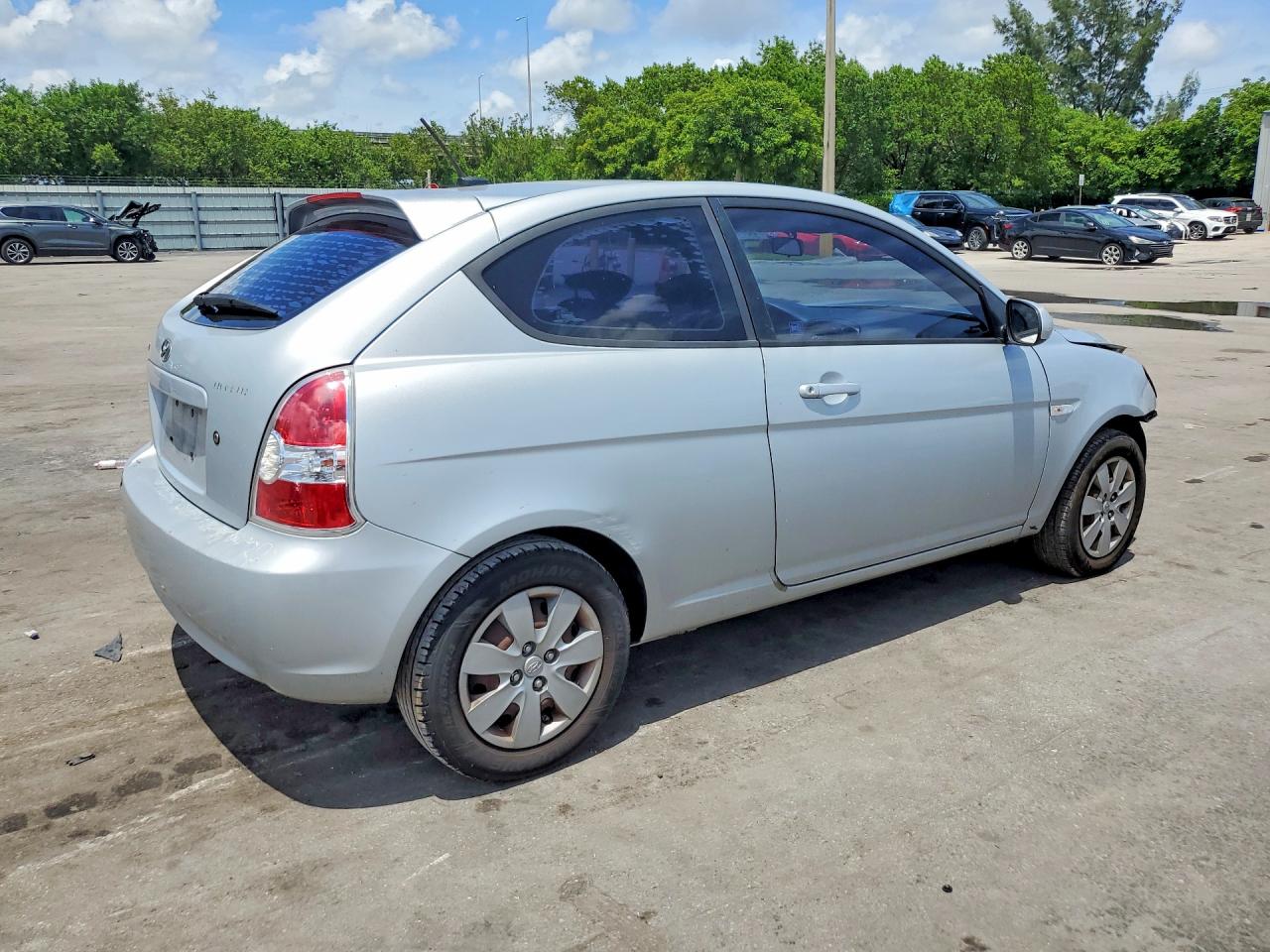 2011 Hyundai Accent Gs Серебряный vin: KMHCM3AC7BU195162