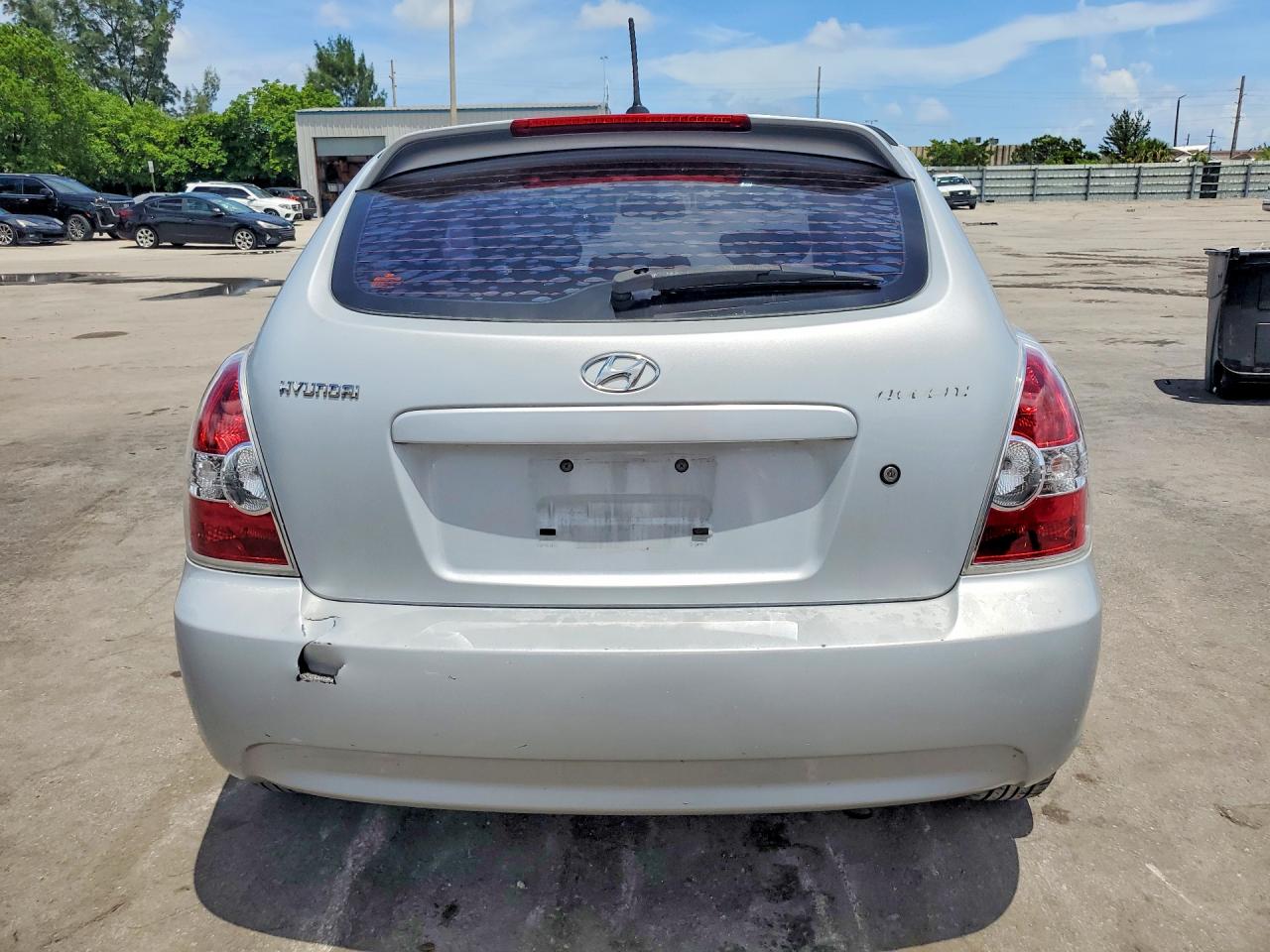 2011 Hyundai Accent Gs Серебряный vin: KMHCM3AC7BU195162