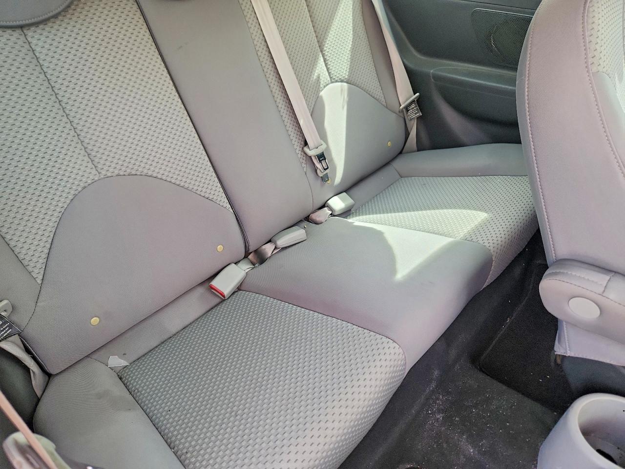 2011 Hyundai Accent Gl White vin: KMHCM3AC7BU199907