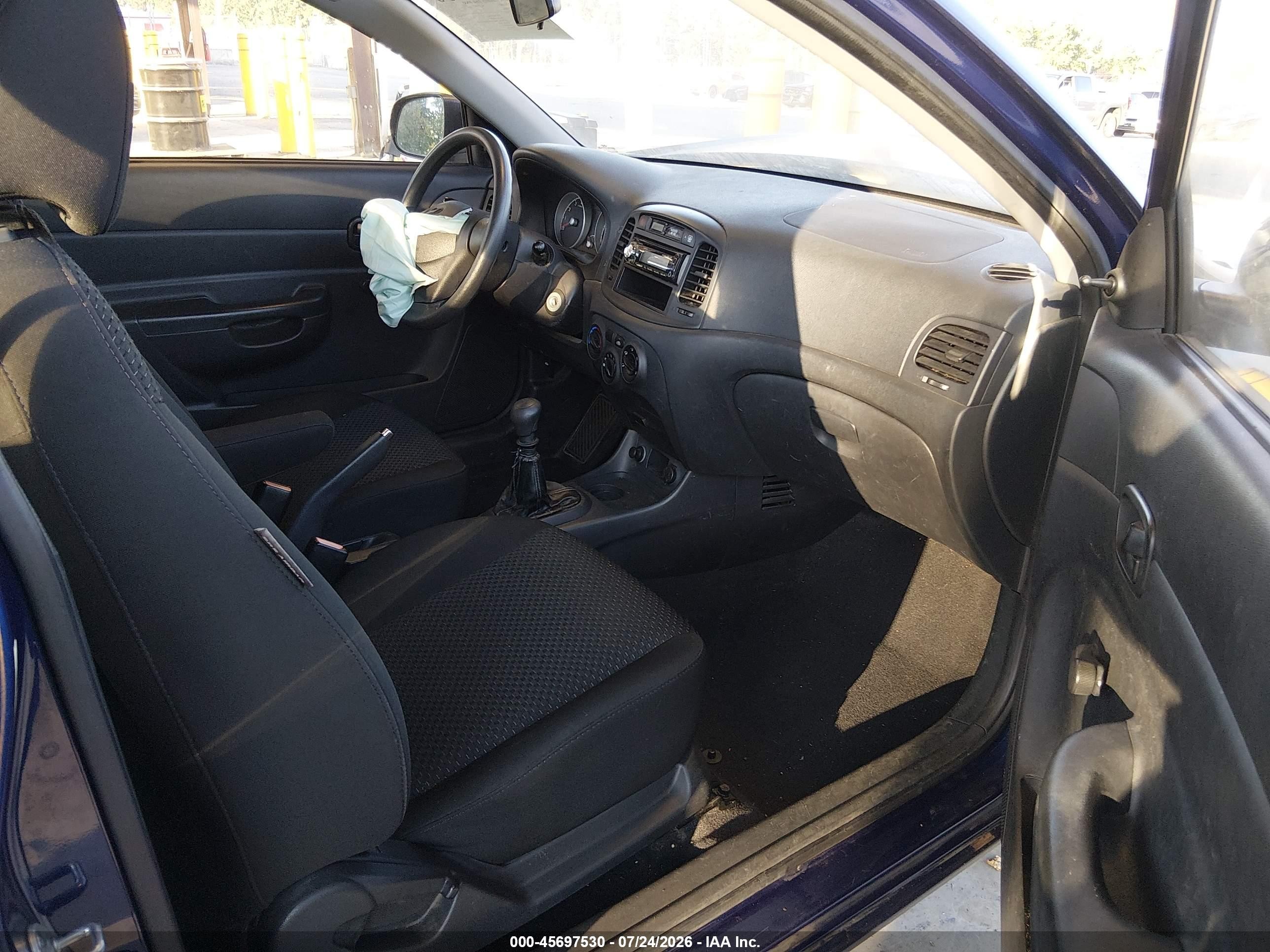 2011 Hyundai Accent Gl Blue vin: KMHCM3AC7BU200666