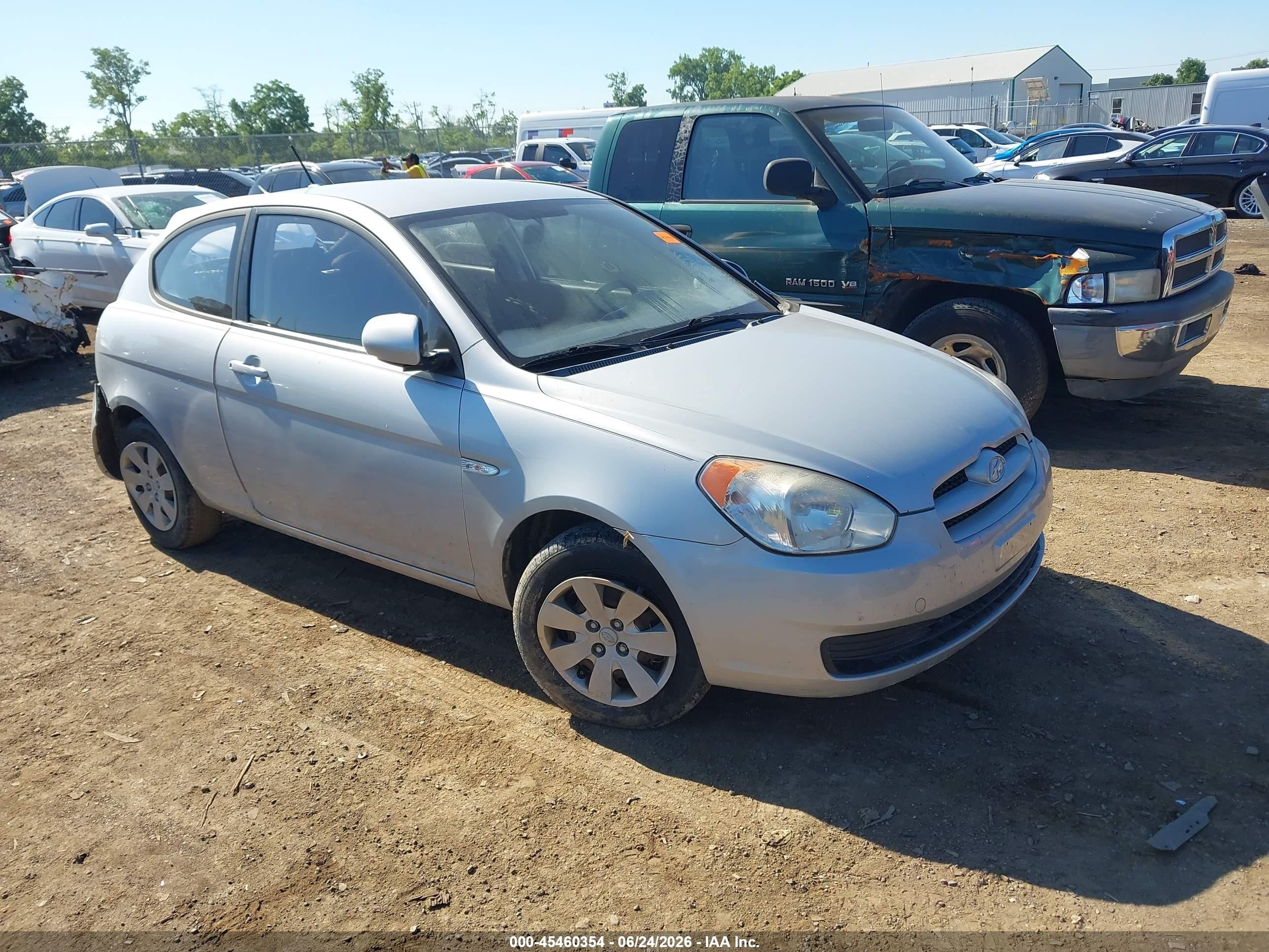 2010 Hyundai Accent Gs Silver vin: KMHCM3AC8AU167658