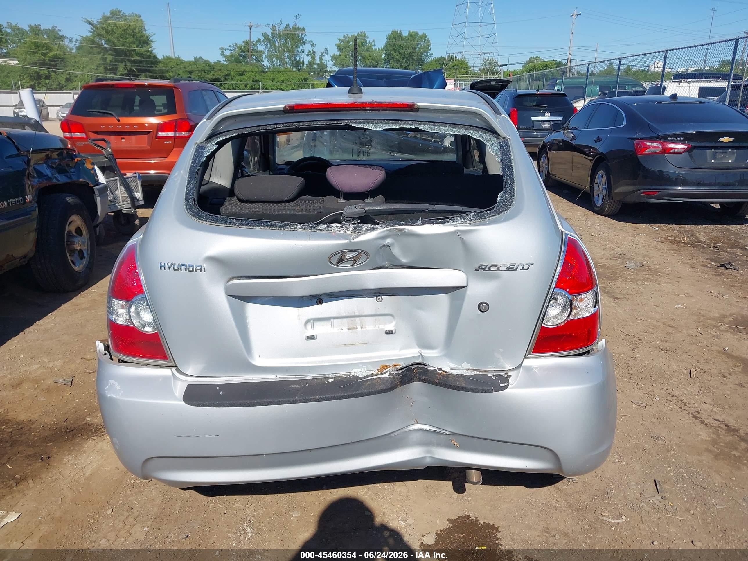 2010 Hyundai Accent Gs Silver vin: KMHCM3AC8AU167658
