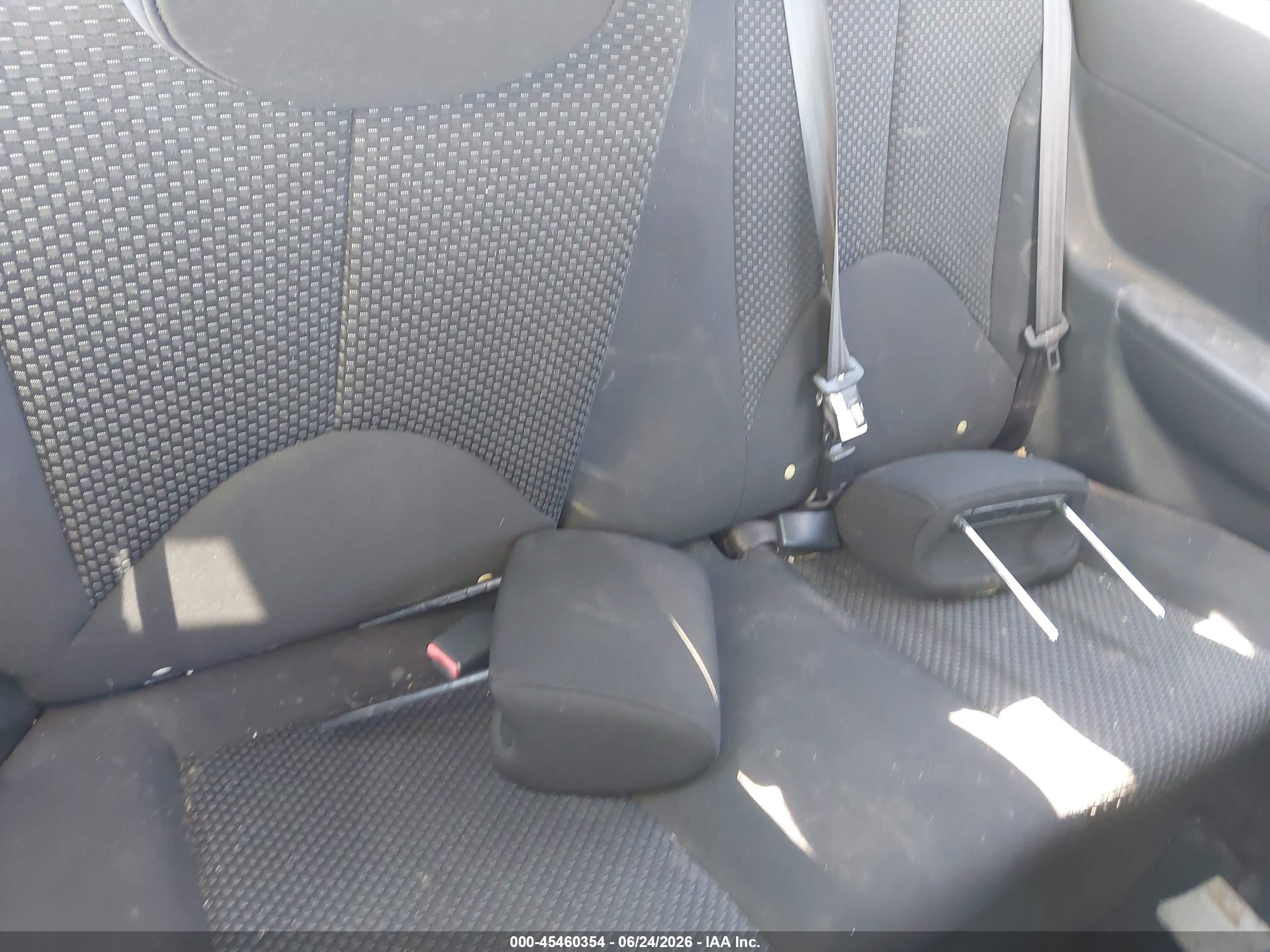 2010 Hyundai Accent Gs Silver vin: KMHCM3AC8AU167658