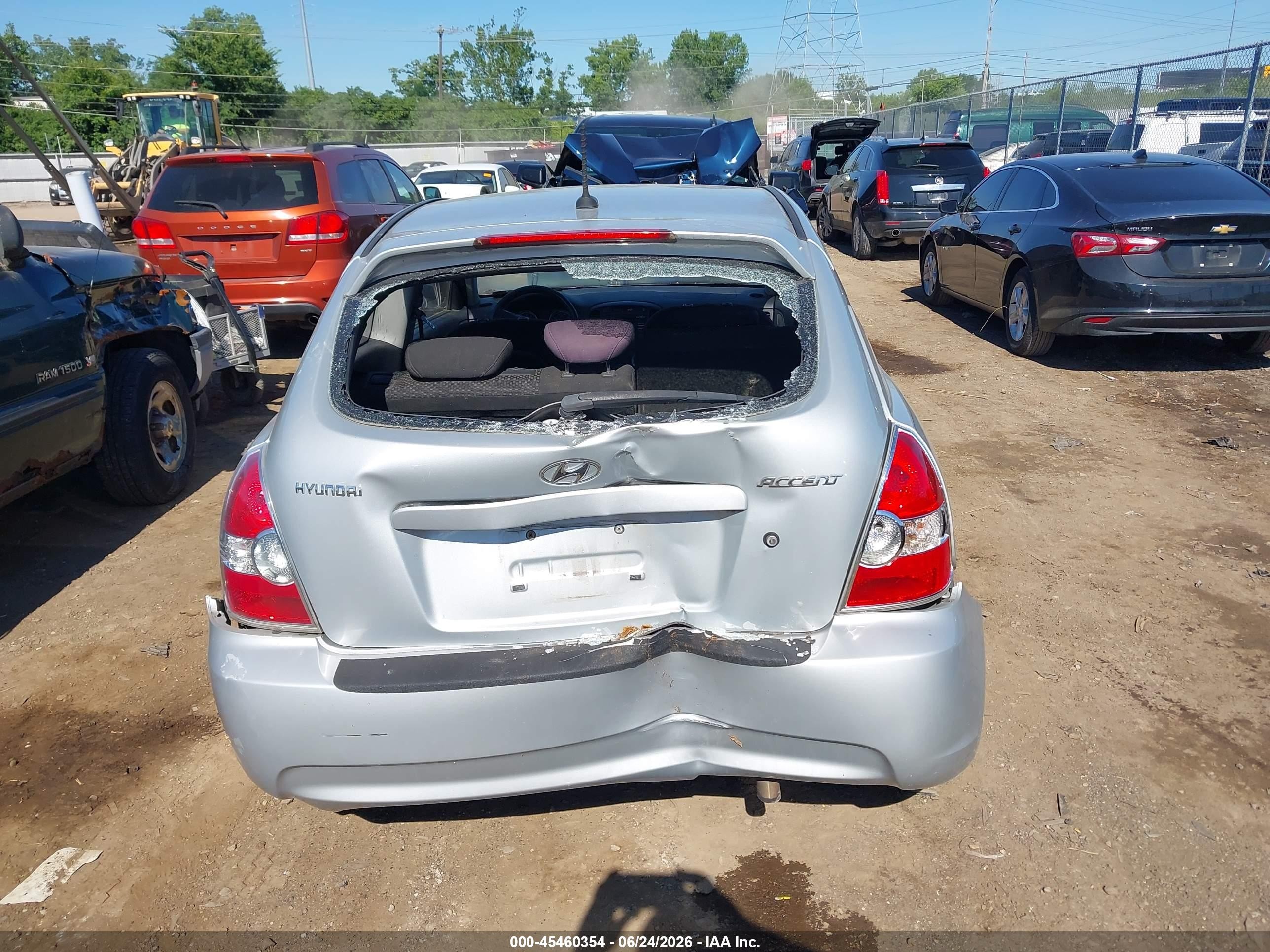 2010 Hyundai Accent Gs Silver vin: KMHCM3AC8AU167658