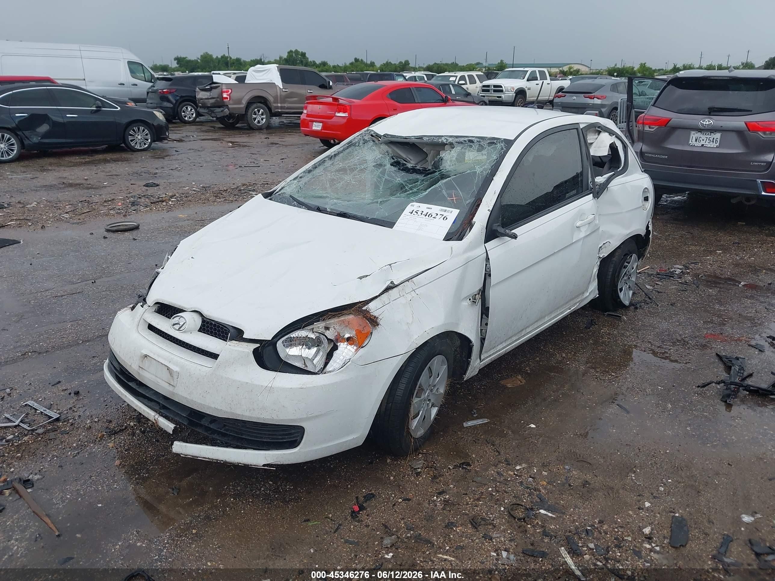 2010 Hyundai Accent Gs White vin: KMHCM3AC8AU174366