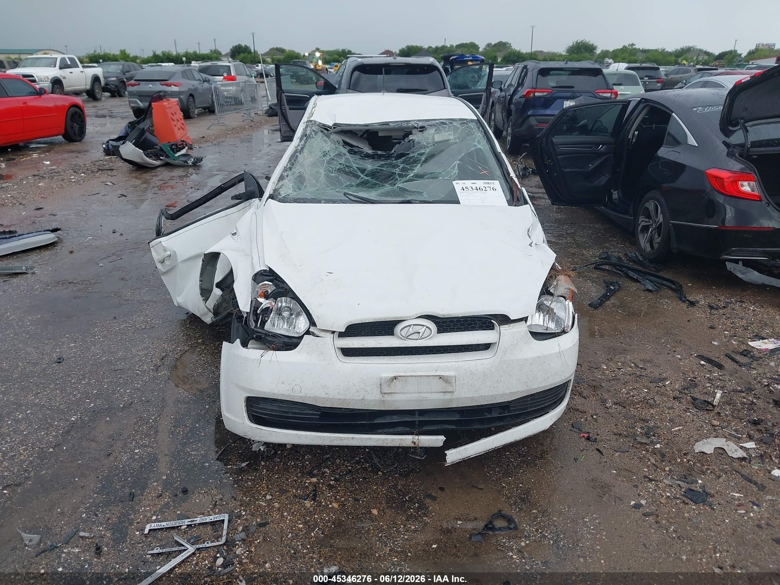 2010 Hyundai Accent Gs White vin: KMHCM3AC8AU174366