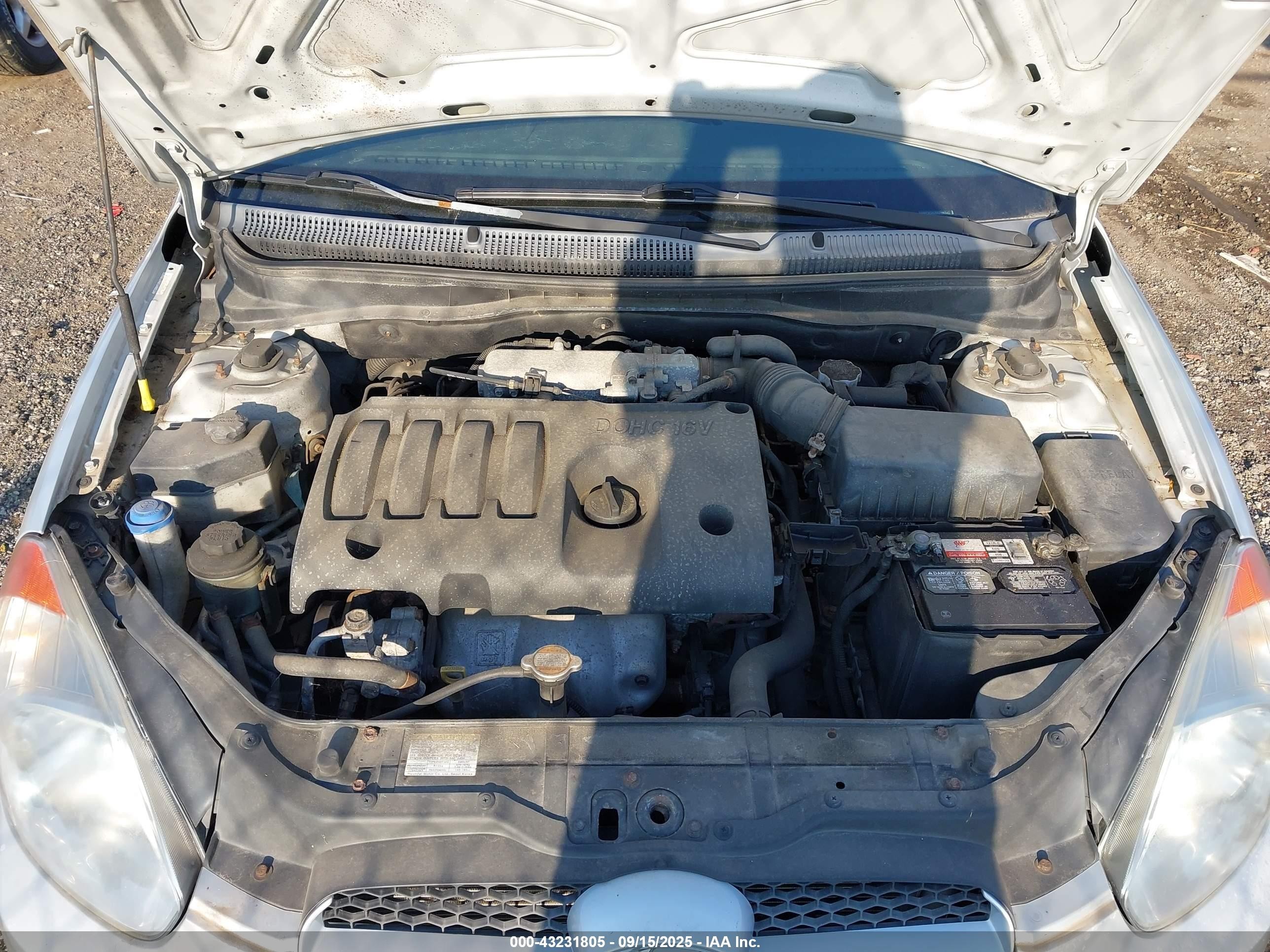 2011 Hyundai Accent Gs Silver vin: KMHCM3AC8BU186342