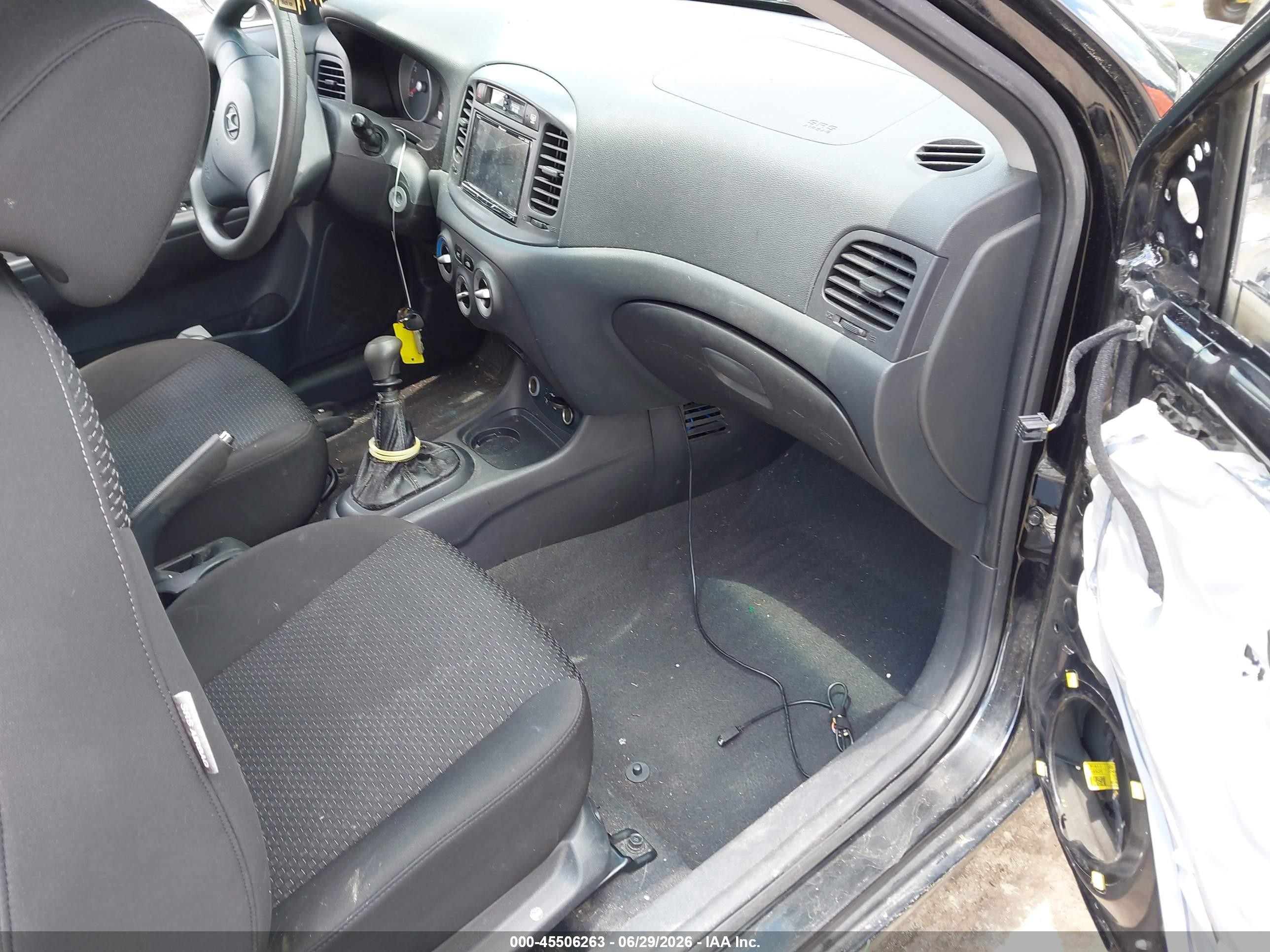2011 Hyundai Accent Gs Black vin: KMHCM3AC8BU187524