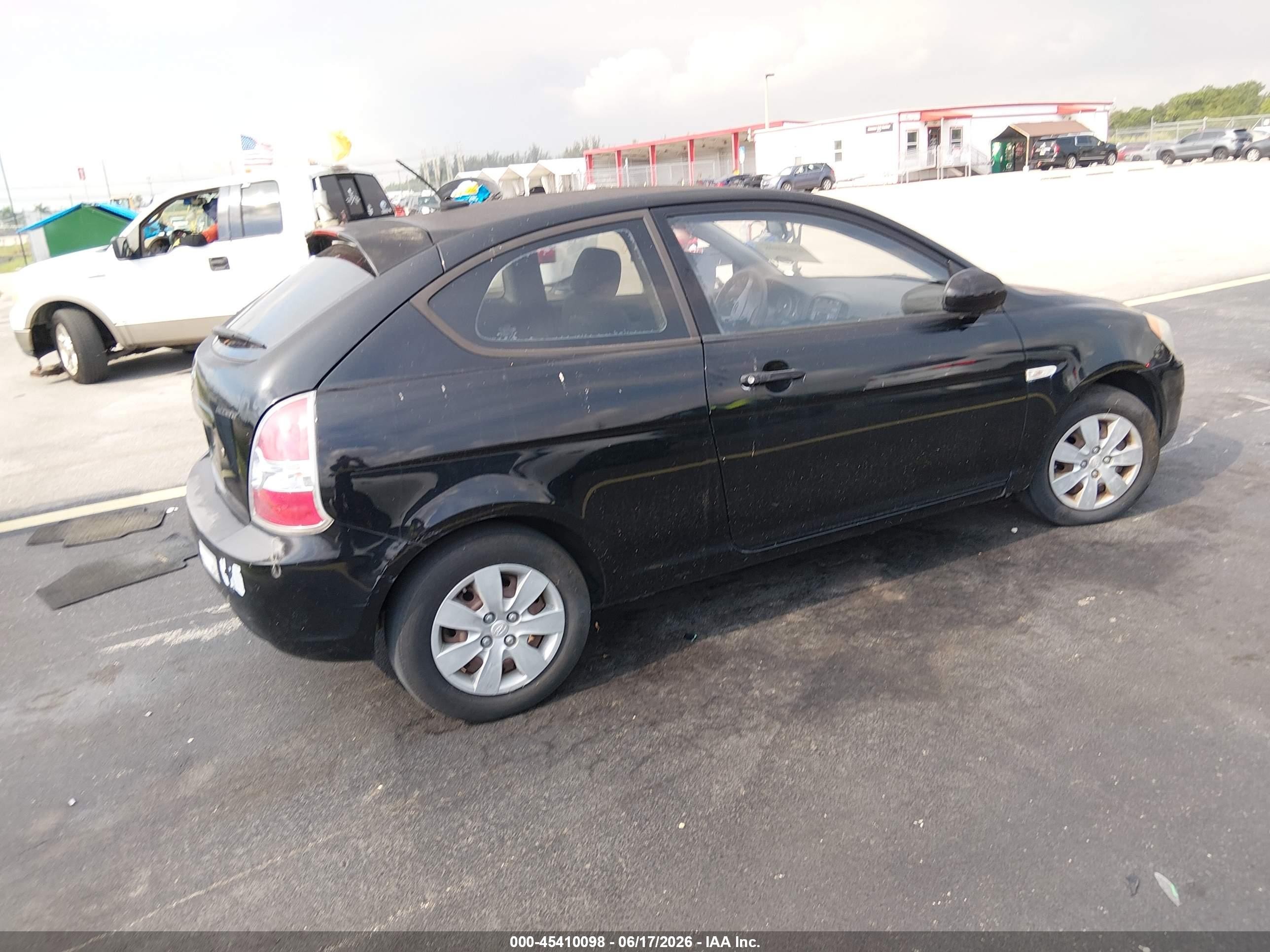 2011 Hyundai Accent Gs Black vin: KMHCM3AC8BU199785
