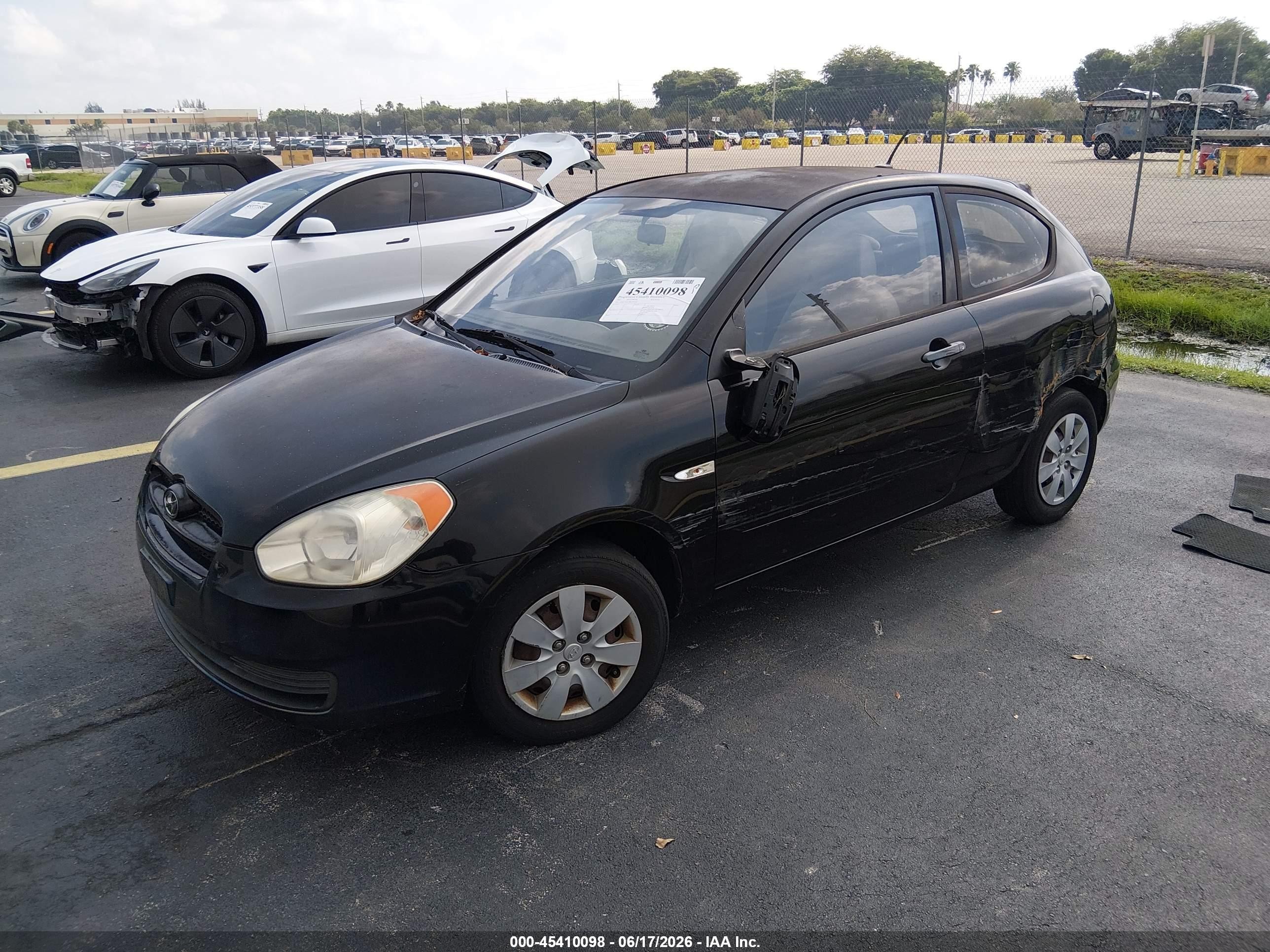2011 Hyundai Accent Gs Black vin: KMHCM3AC8BU199785