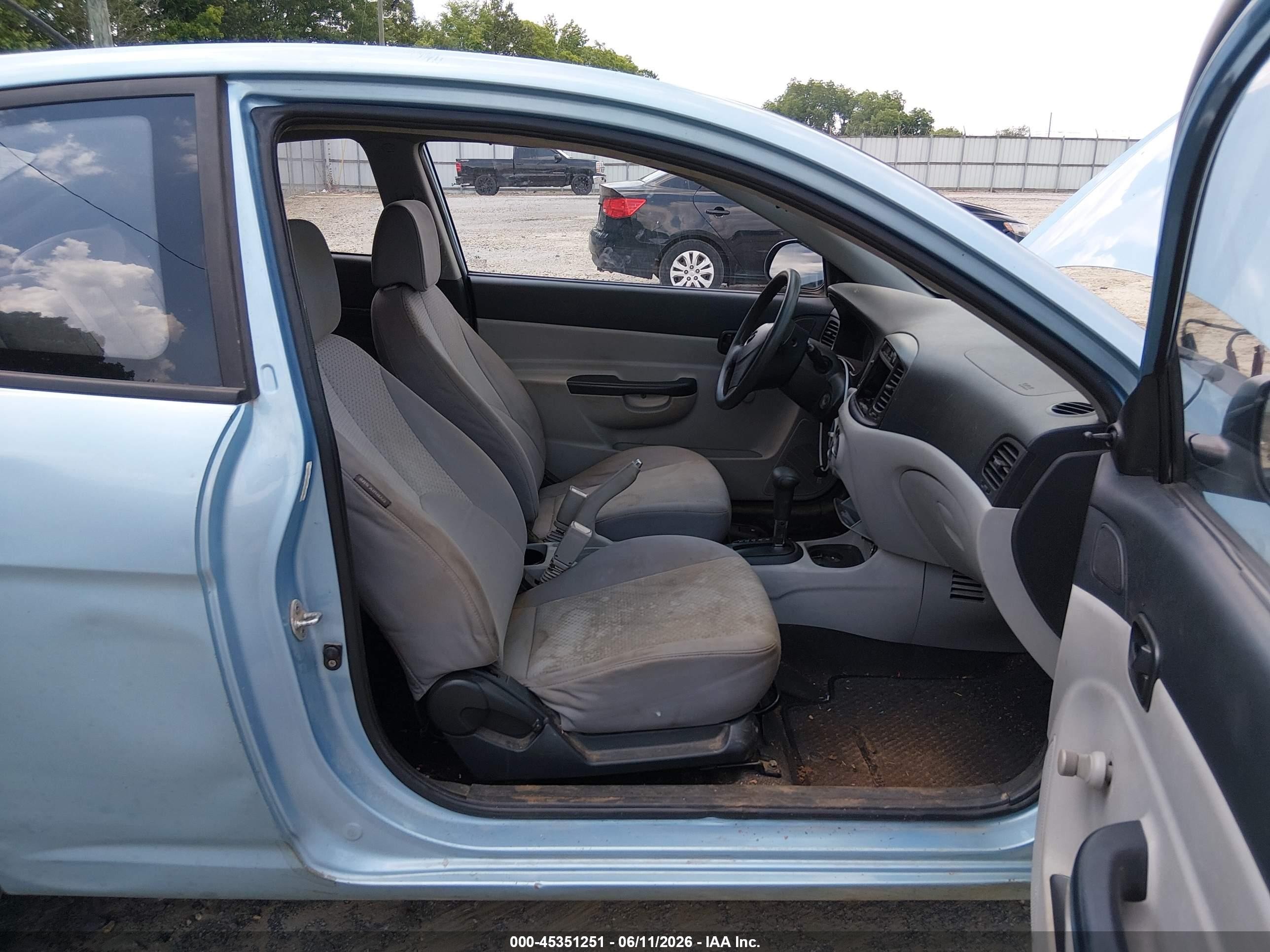 2011 Hyundai Accent Gs Blue vin: KMHCM3AC8BU199852