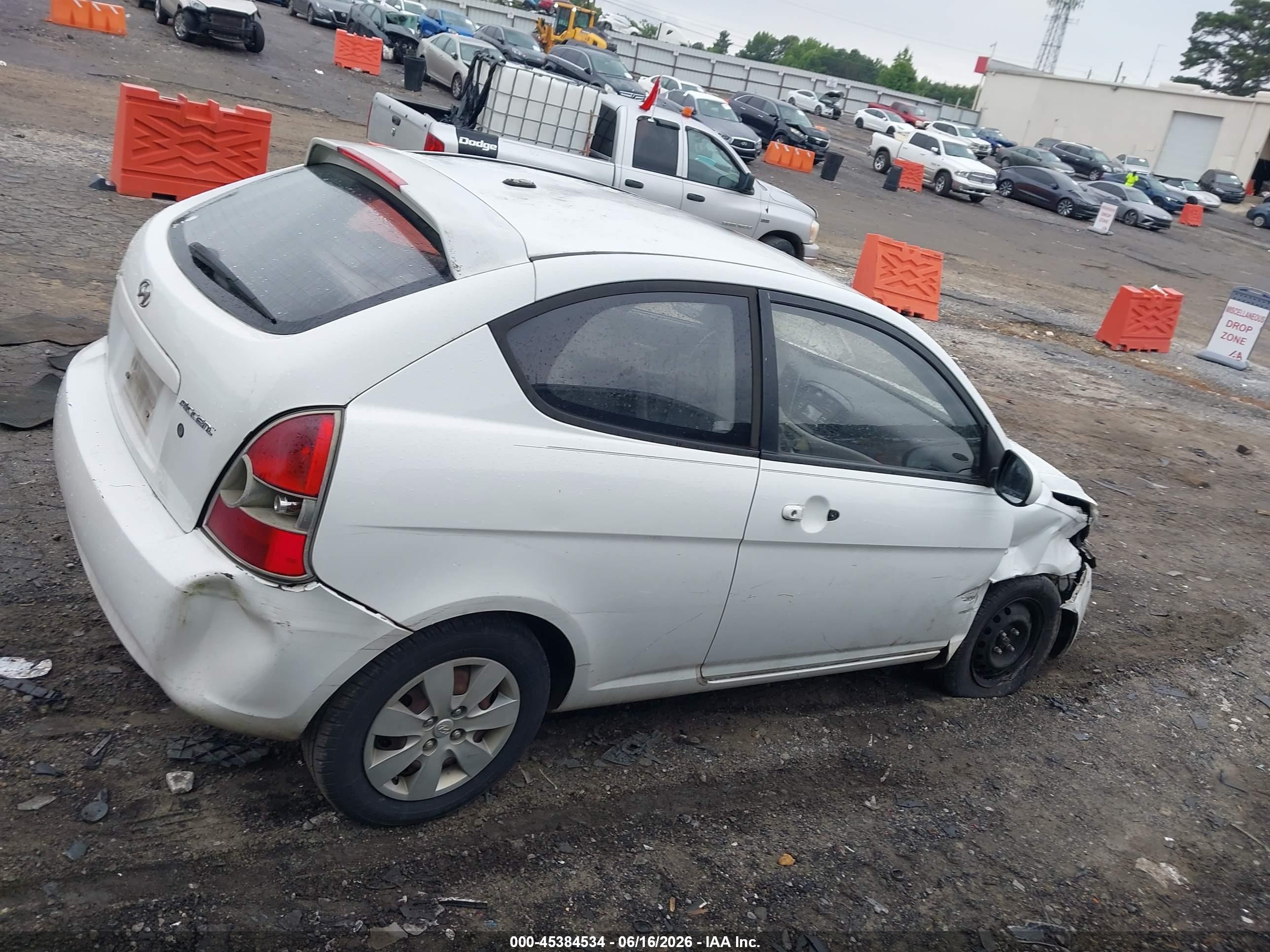 2010 Hyundai Accent Gs White vin: KMHCM3AC9AU156992