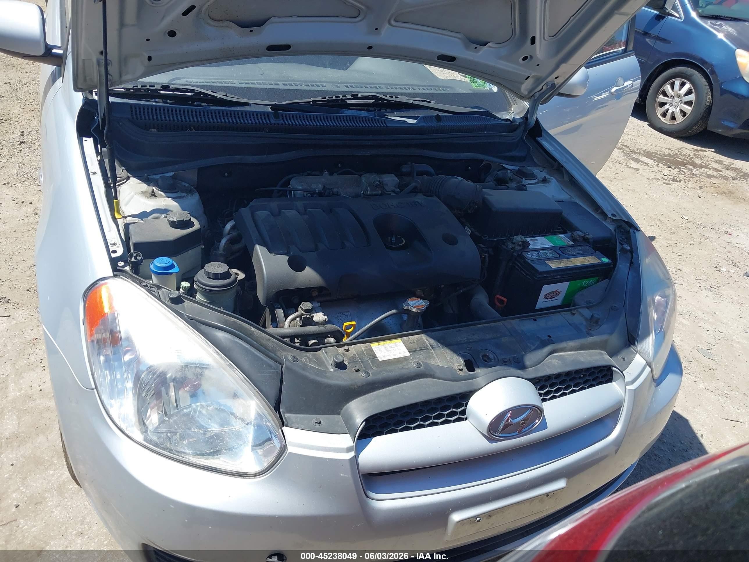 2010 Hyundai Accent Gs Silver vin: KMHCM3ACXAU171405