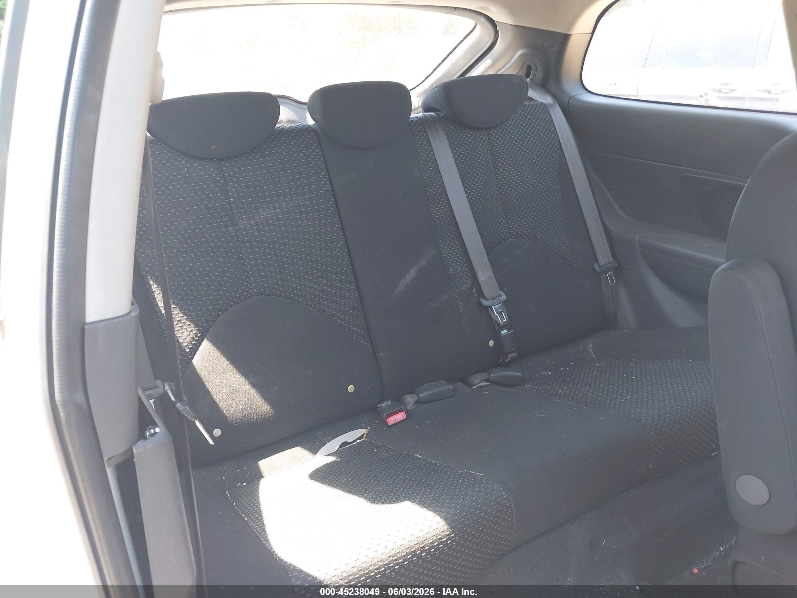 2010 Hyundai Accent Gs Silver vin: KMHCM3ACXAU171405