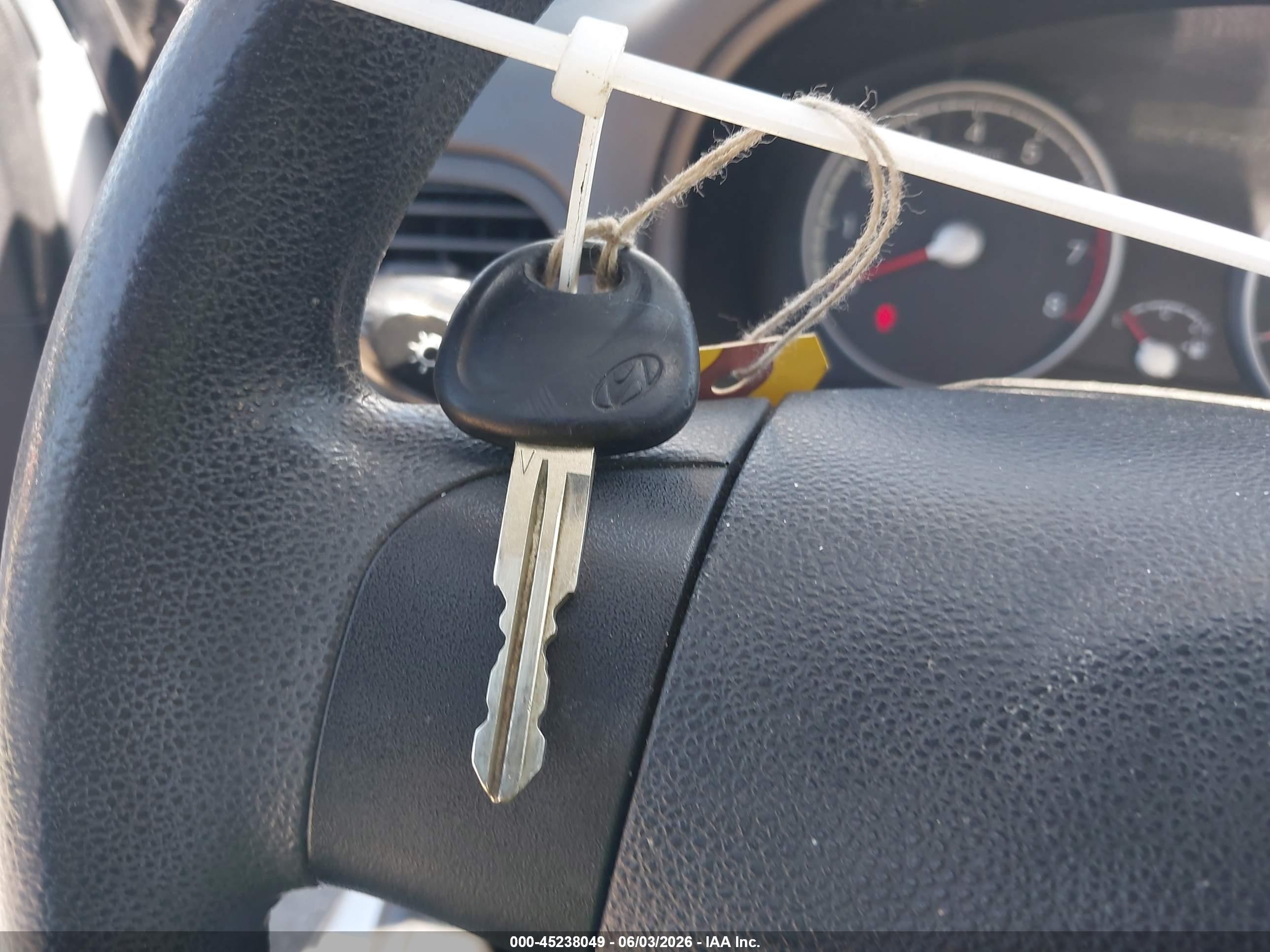 2010 Hyundai Accent Gs Silver vin: KMHCM3ACXAU171405