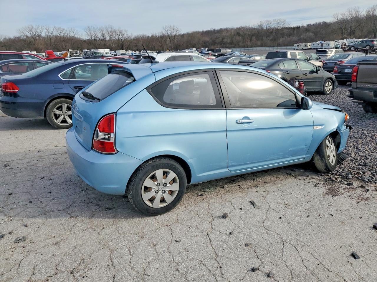 2011 Hyundai Accent Gl Blue vin: KMHCM3ACXBU197083