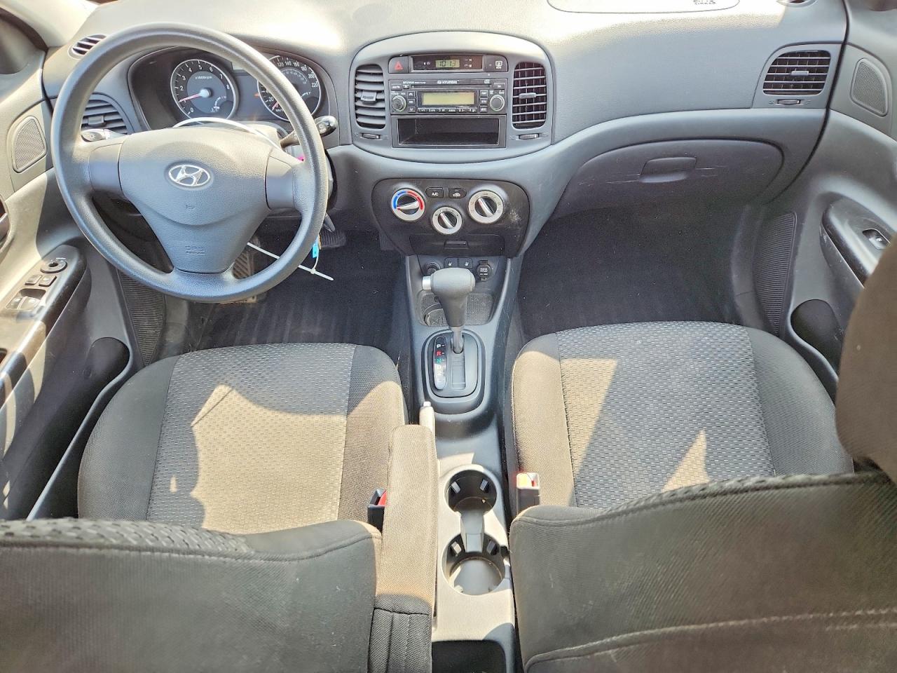 2007 Hyundai Accent Серый vin: KMHCN35C27U014175