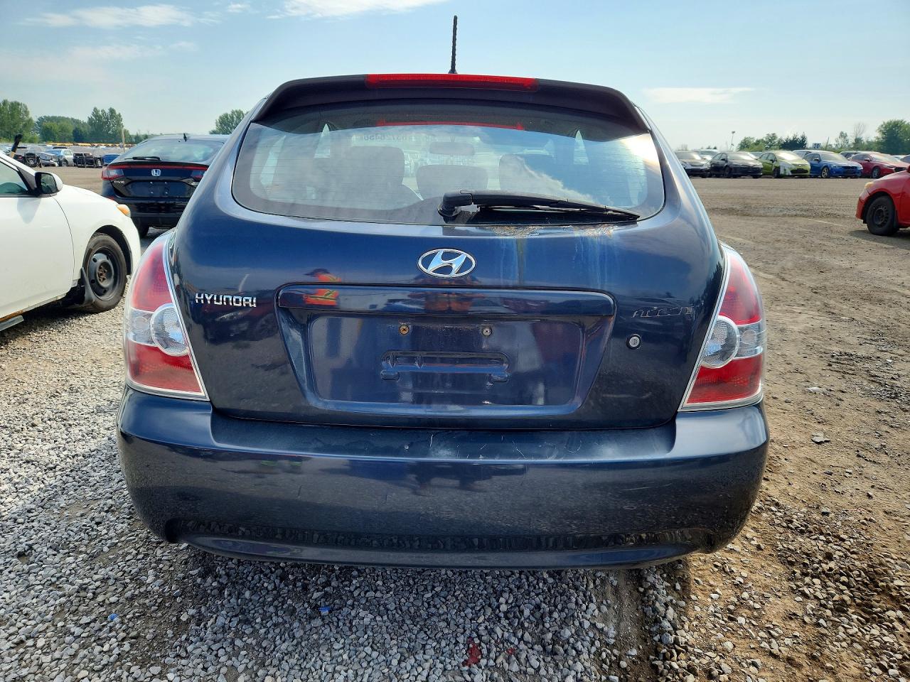 2007 Hyundai Accent Серый vin: KMHCN35C27U014175