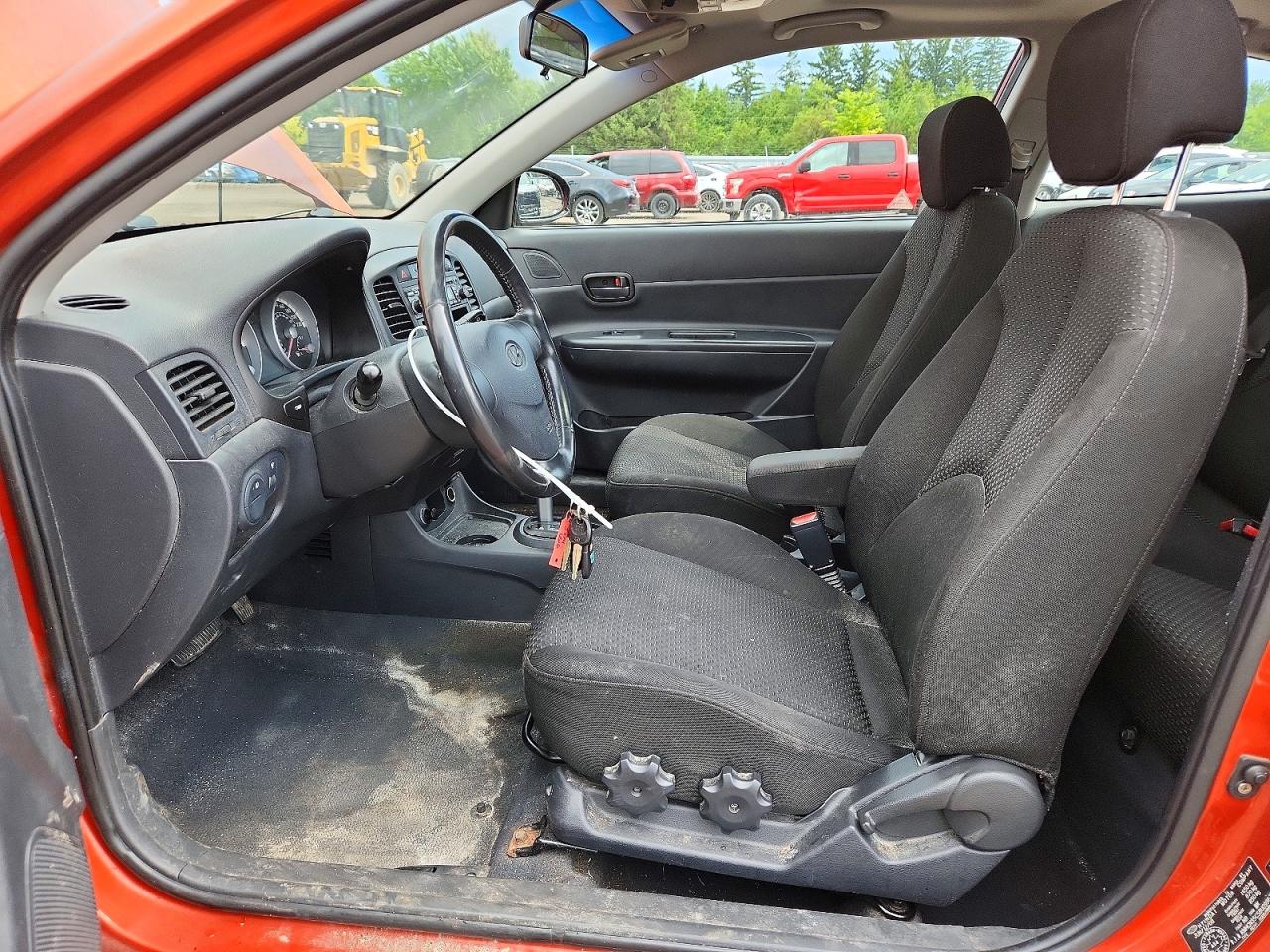 2008 Hyundai Accent Se Orange vin: KMHCN35C58U099675