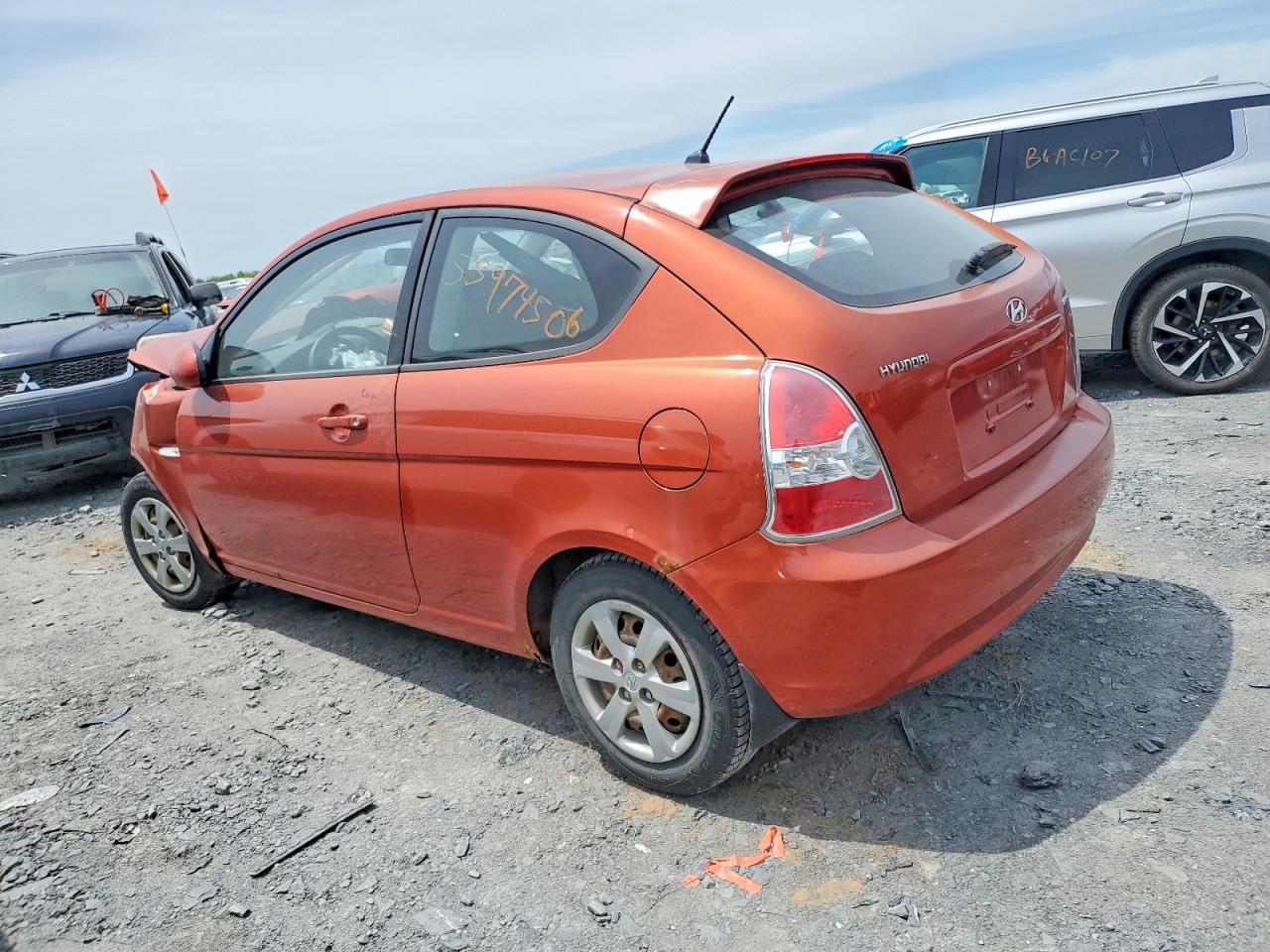 2009 Hyundai Accent Se Orange vin: KMHCN35CX9U132168