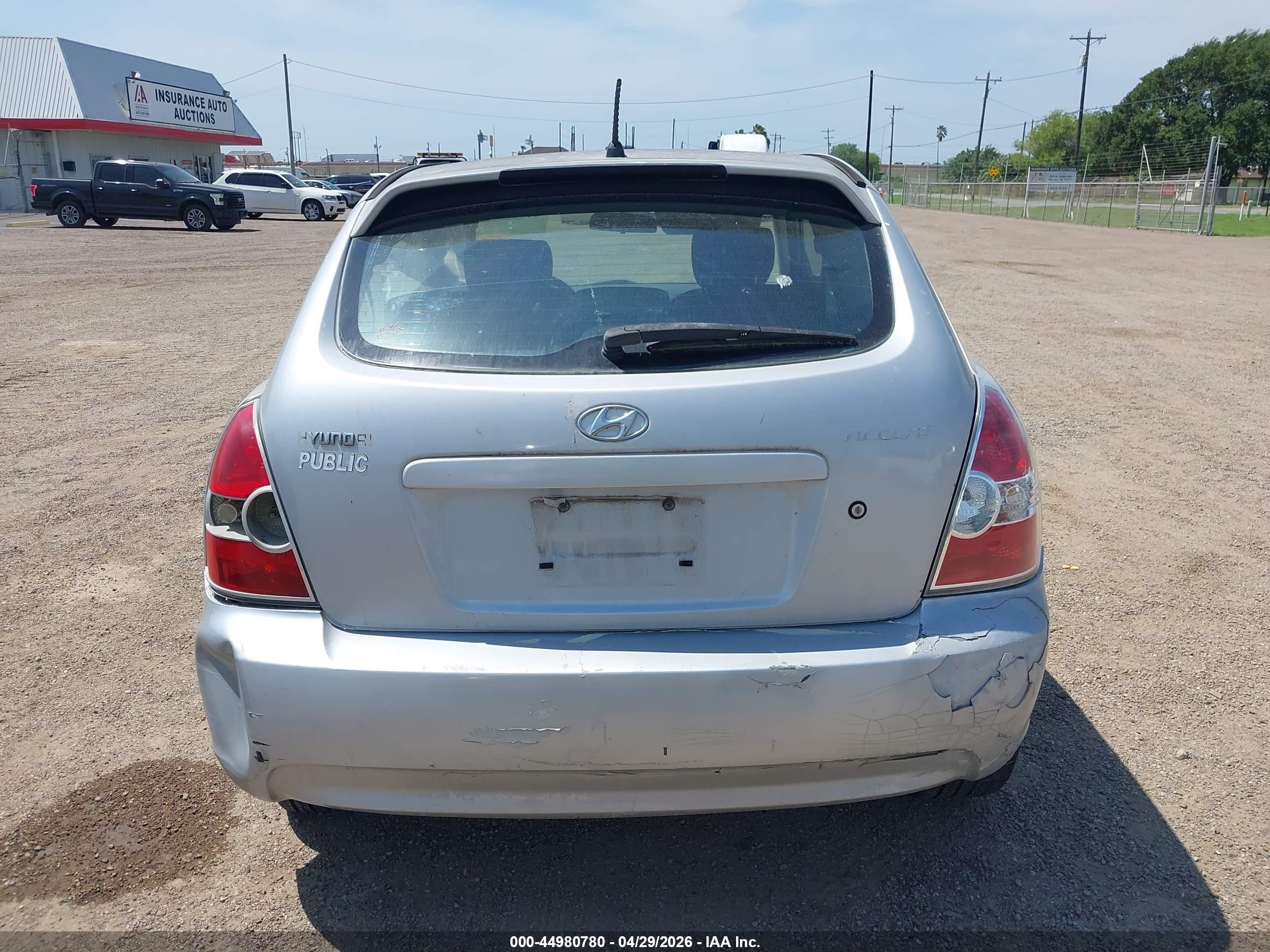 2007 Hyundai Accent Se Silver vin: KMHCN36C17U044024