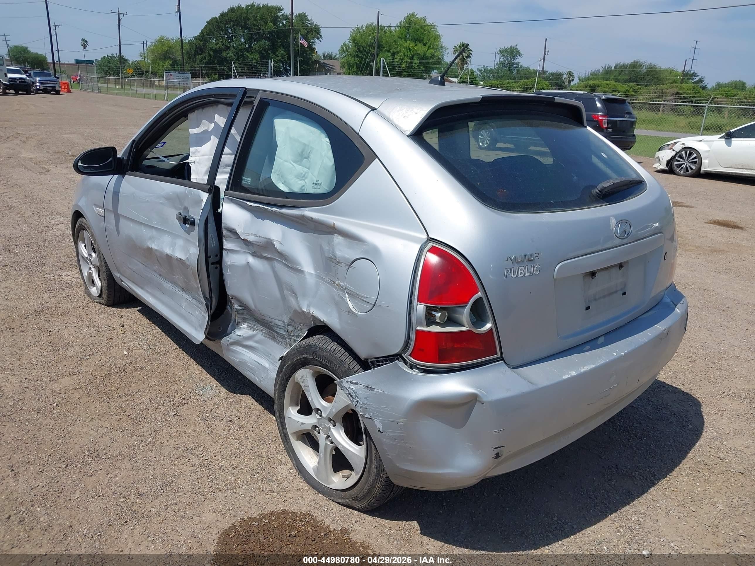 2007 Hyundai Accent Se Silver vin: KMHCN36C17U044024