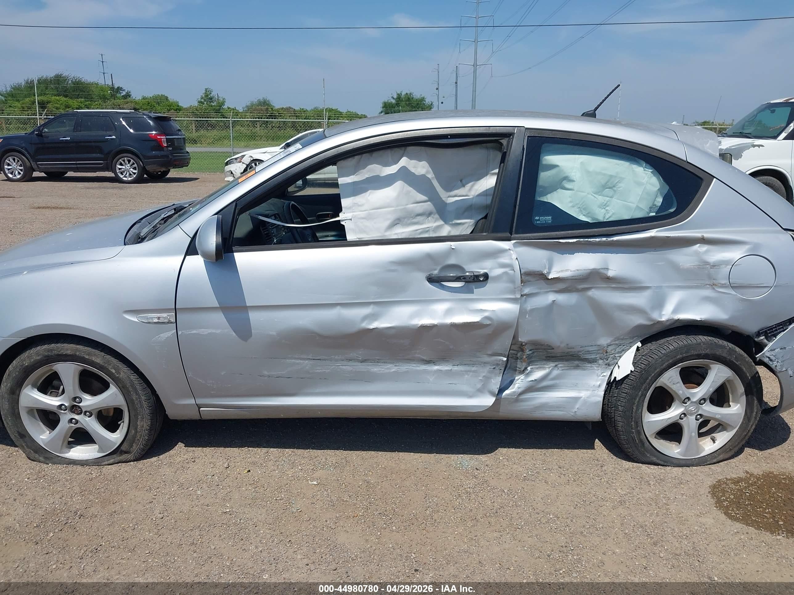 2007 Hyundai Accent Se Silver vin: KMHCN36C17U044024