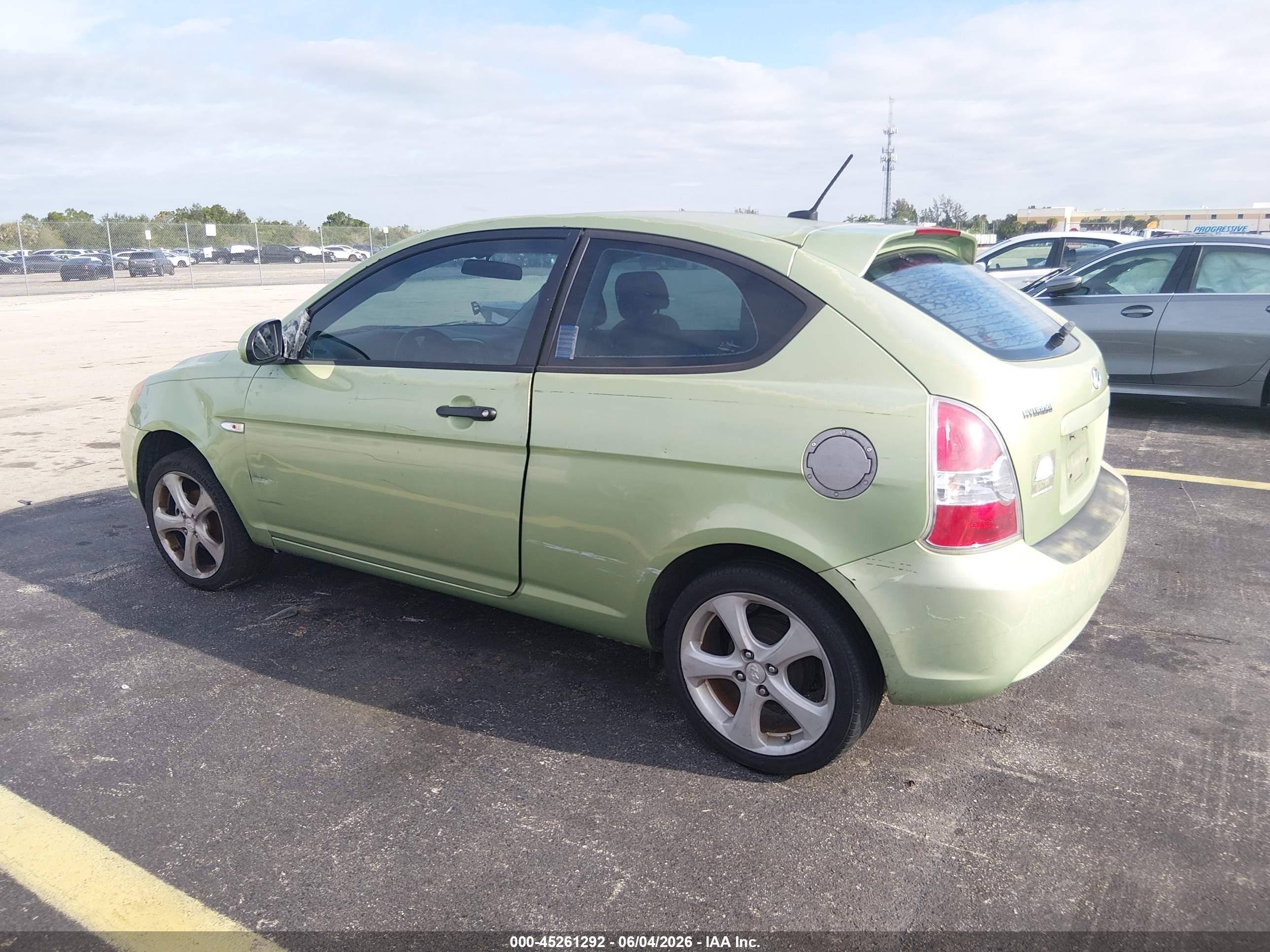 2008 Hyundai Accent Se Green vin: KMHCN36C18U083956