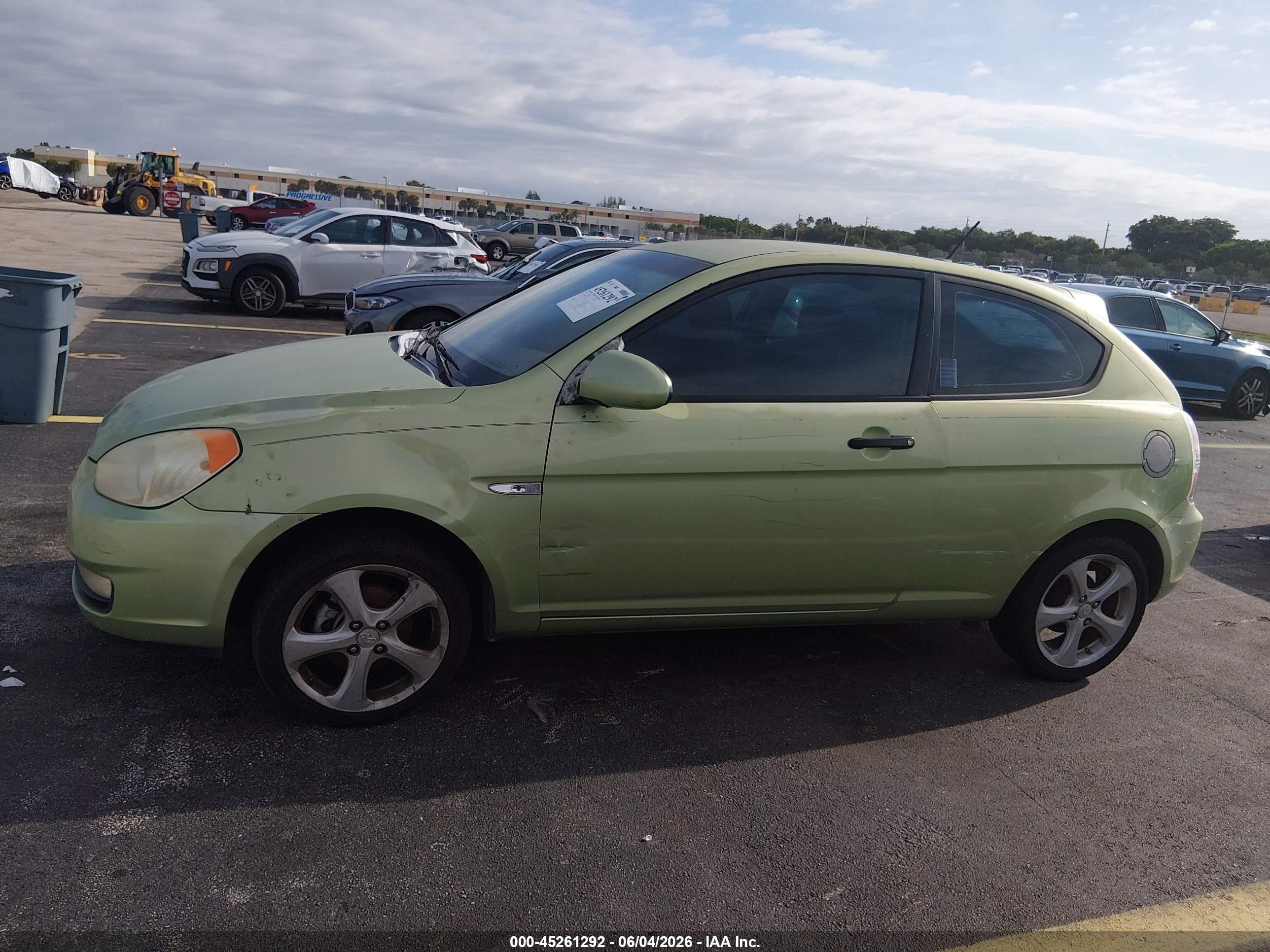 2008 Hyundai Accent Se Green vin: KMHCN36C18U083956