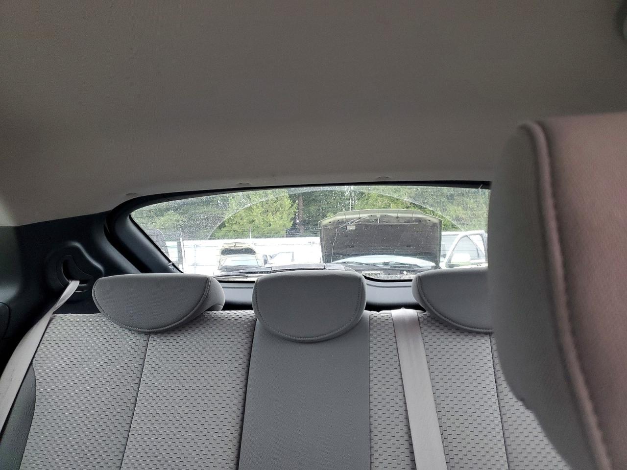 2009 Hyundai Accent Se White vin: KMHCN36C29U134642